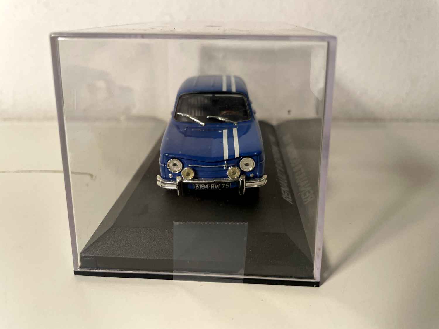 Renault 8 Gordini 1100 niebieski