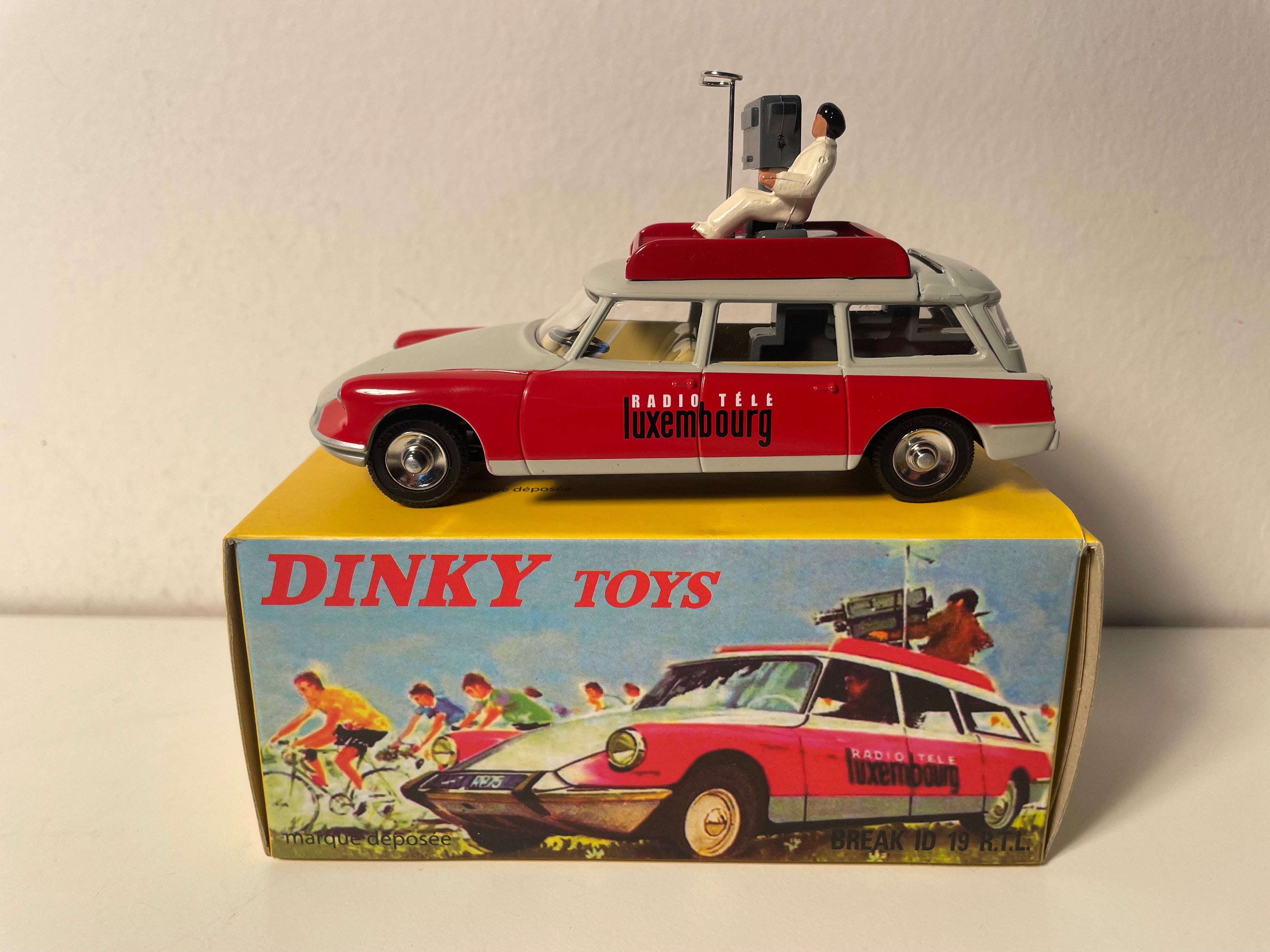 Citroën ID 19 Break Rot und Grau RTL Dinky-Toys (Atlas Editionen) - Nr. 1404
