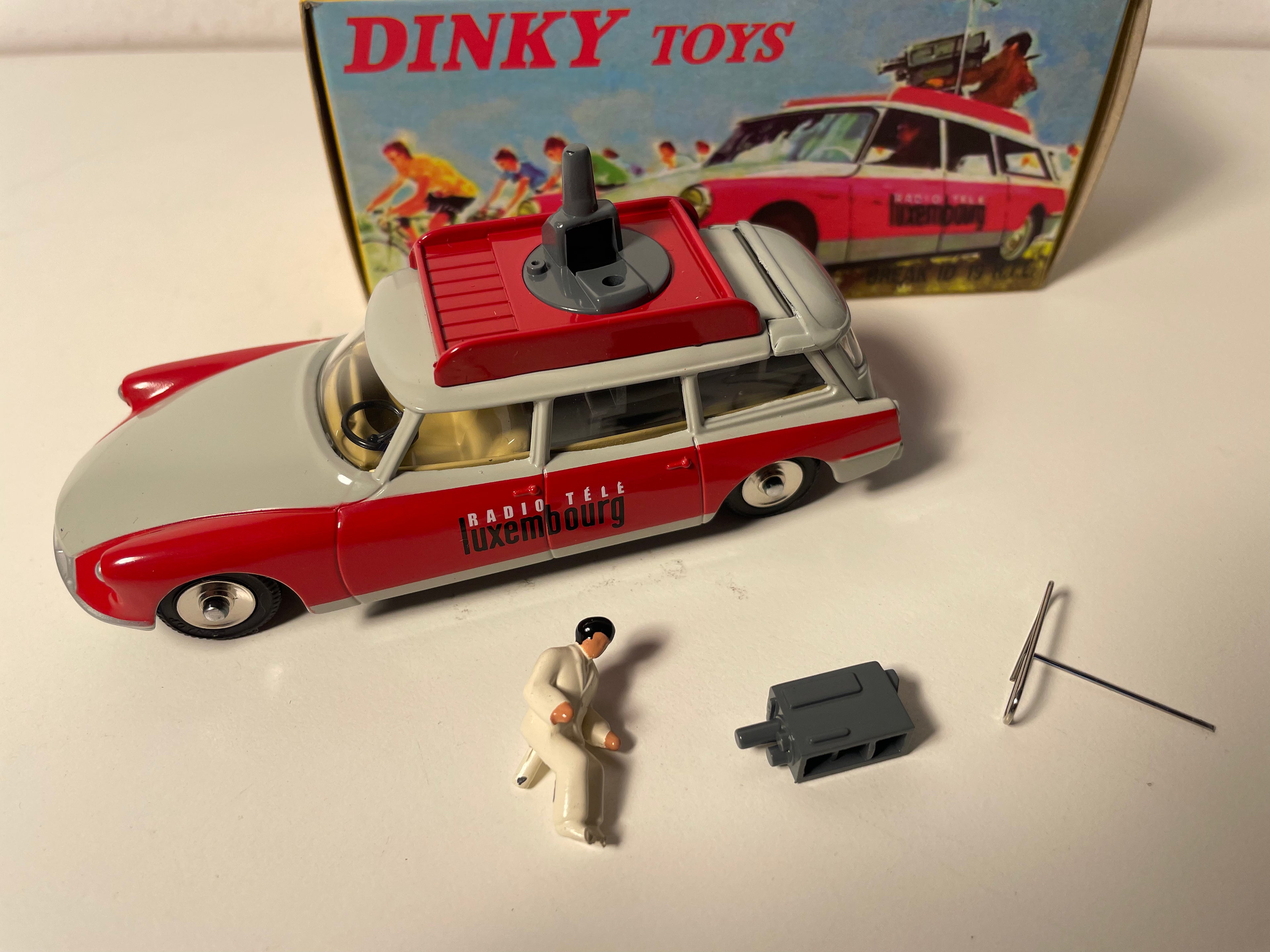 Citroën ID 19 Break Rot und Grau RTL Dinky-Toys (Atlas Editionen) - Nr. 1404