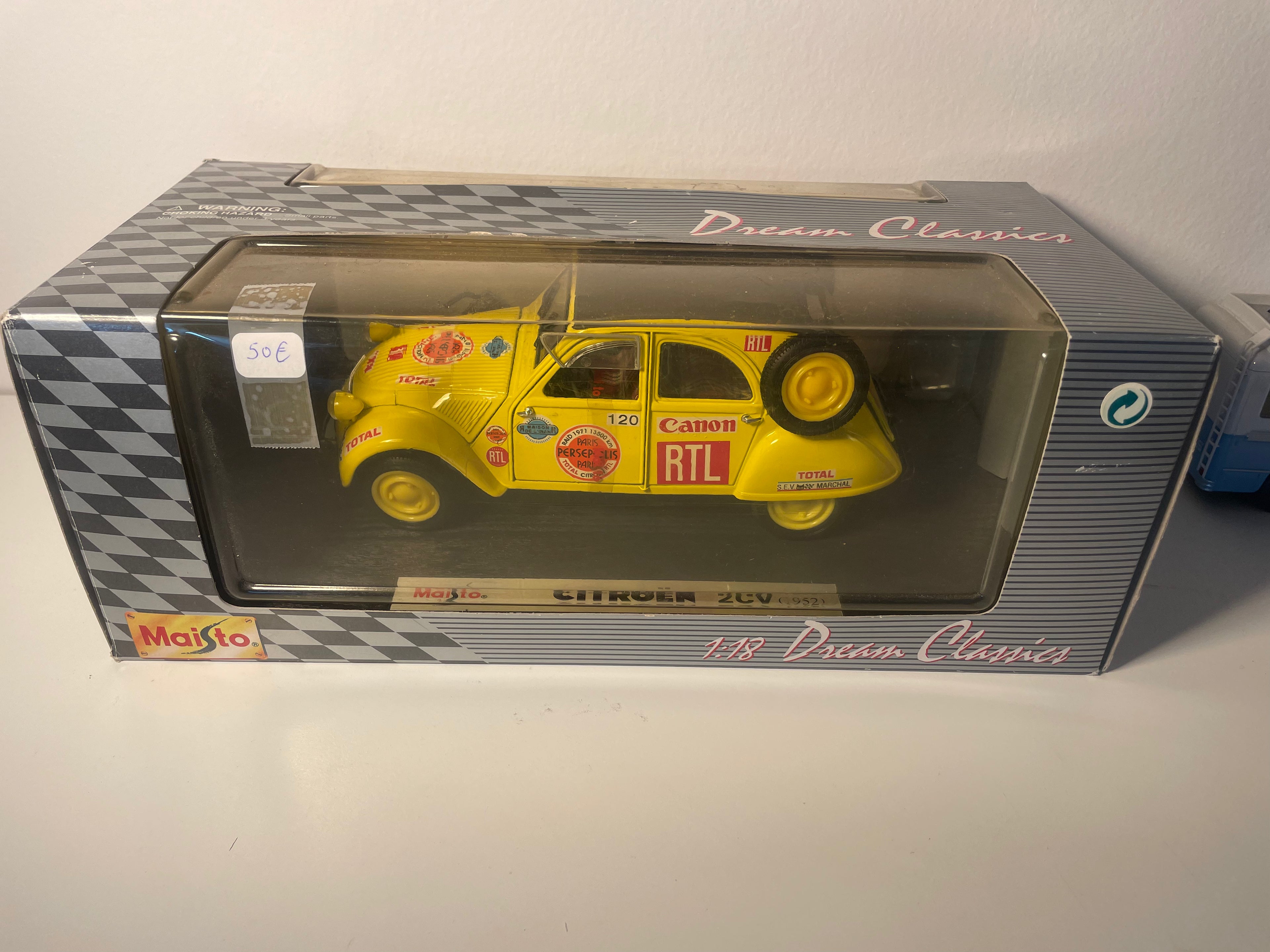 Citroën 2 CV giel vun 1952 - MAISTO (Maßstab: 1/18)