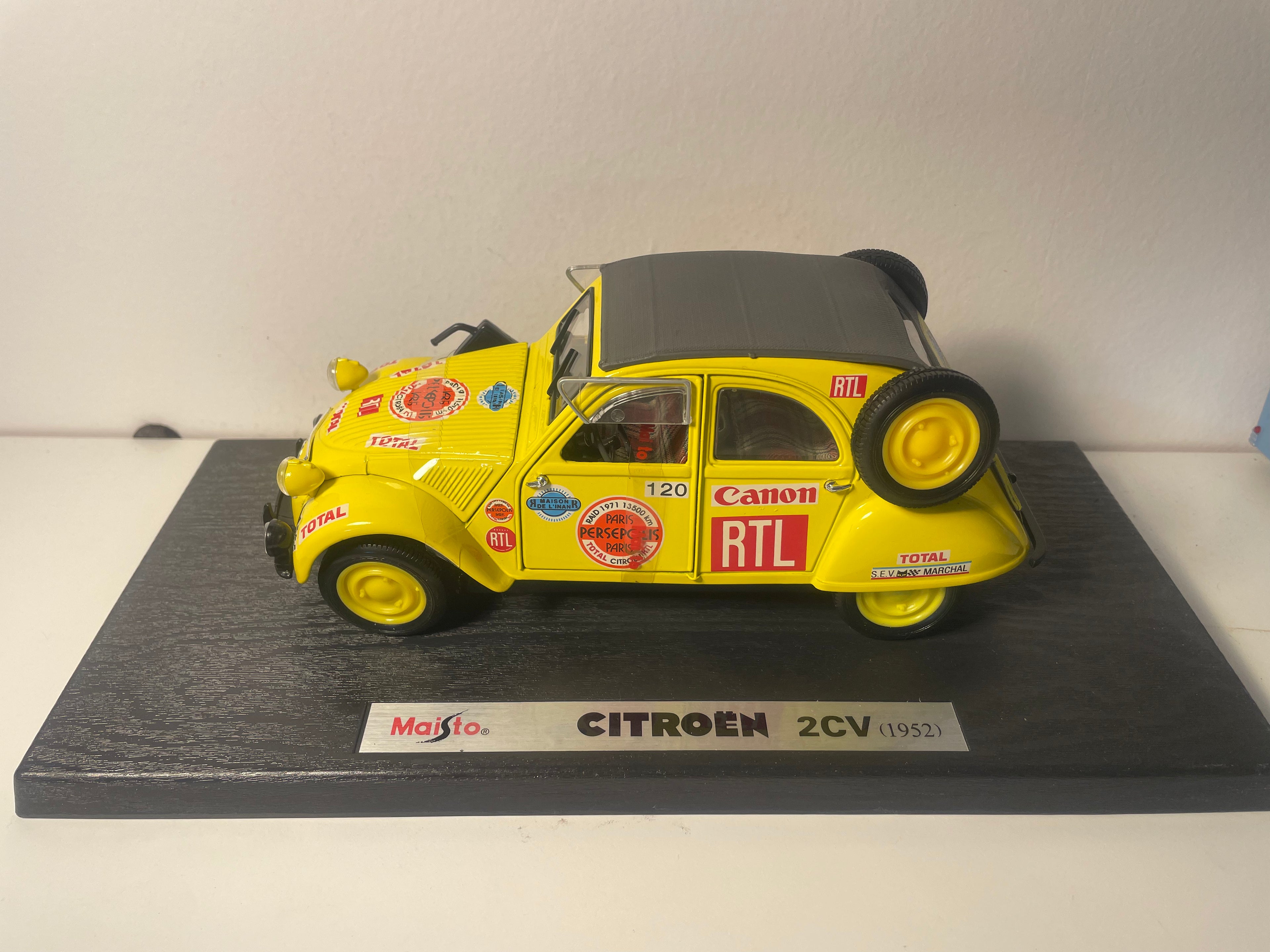 Citroën 2 CV giel vun 1952 - MAISTO (Maßstab: 1/18)