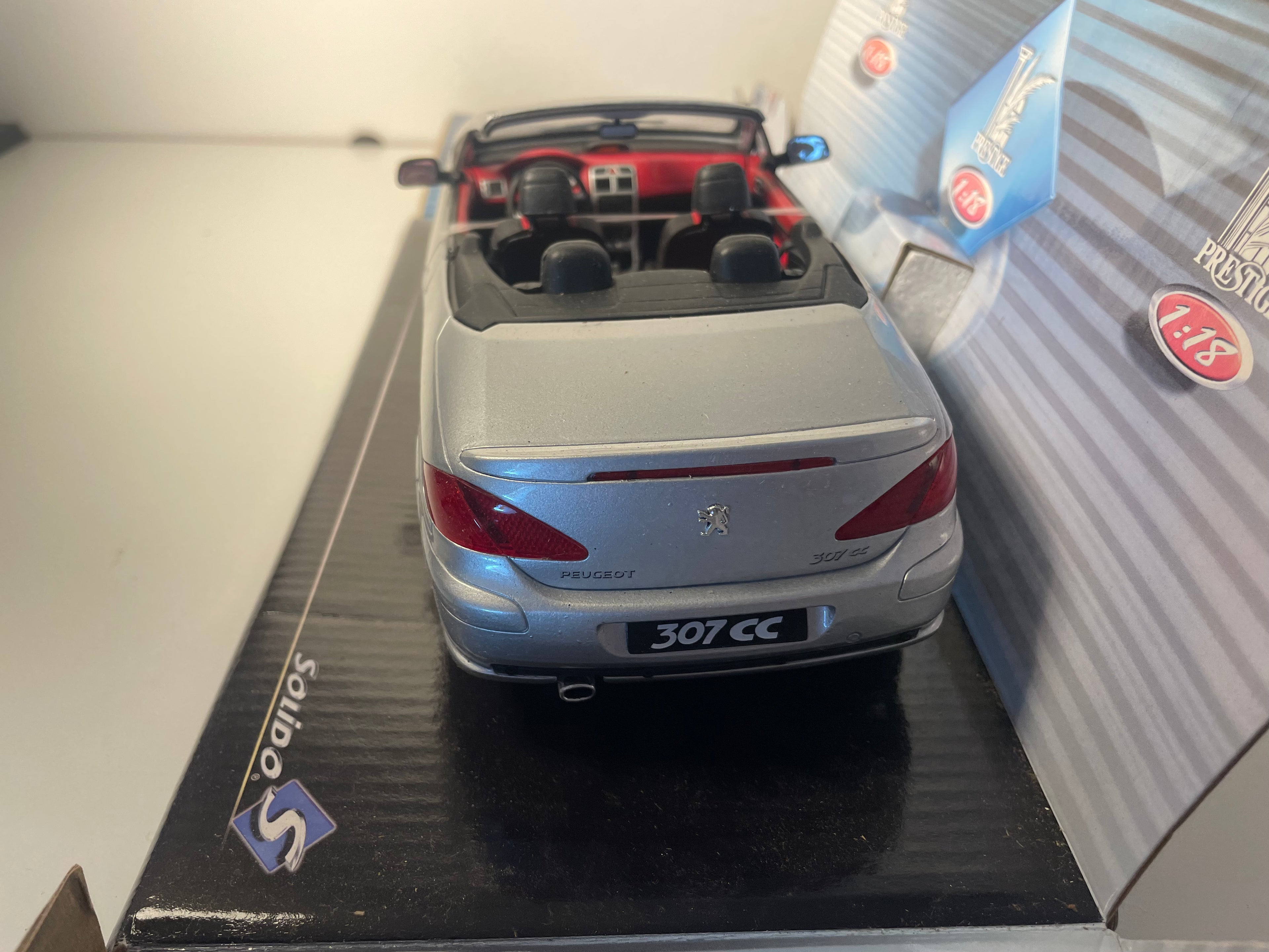 Peugeot 307 cc grijs - Solido referentie 8148 (Schaal: 1/18)