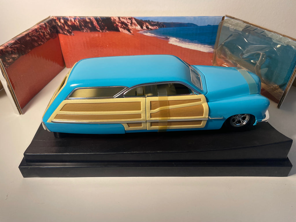 Merc Woodie blu e marrone del 1950 - auto americana - HOTWHEELS (Scala: 1/18)