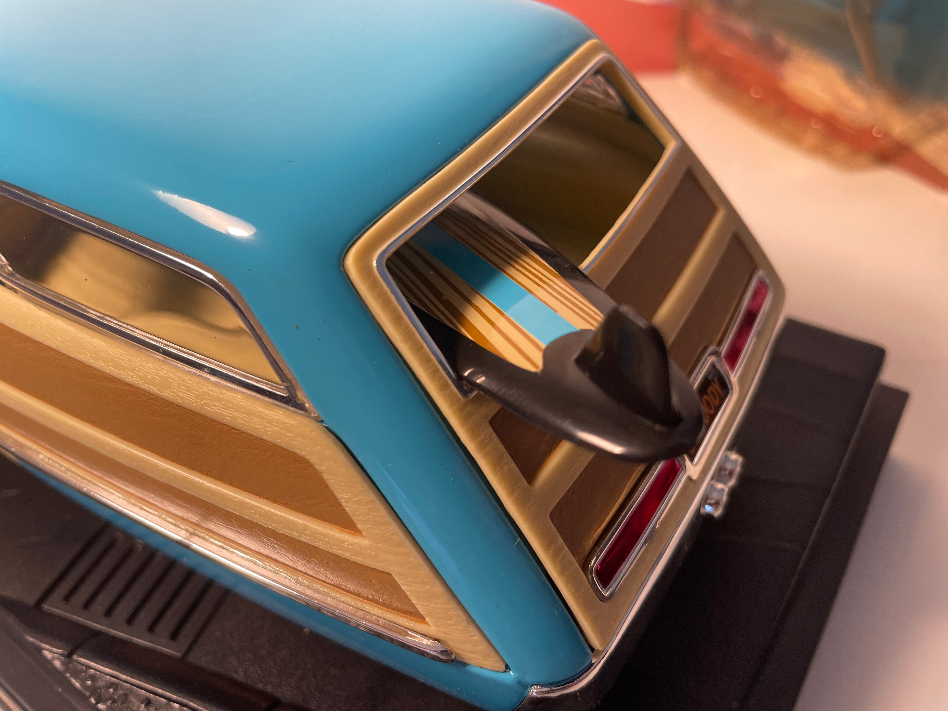 Merc Woodie blu e marrone del 1950 - auto americana - HOTWHEELS (Scala: 1/18)