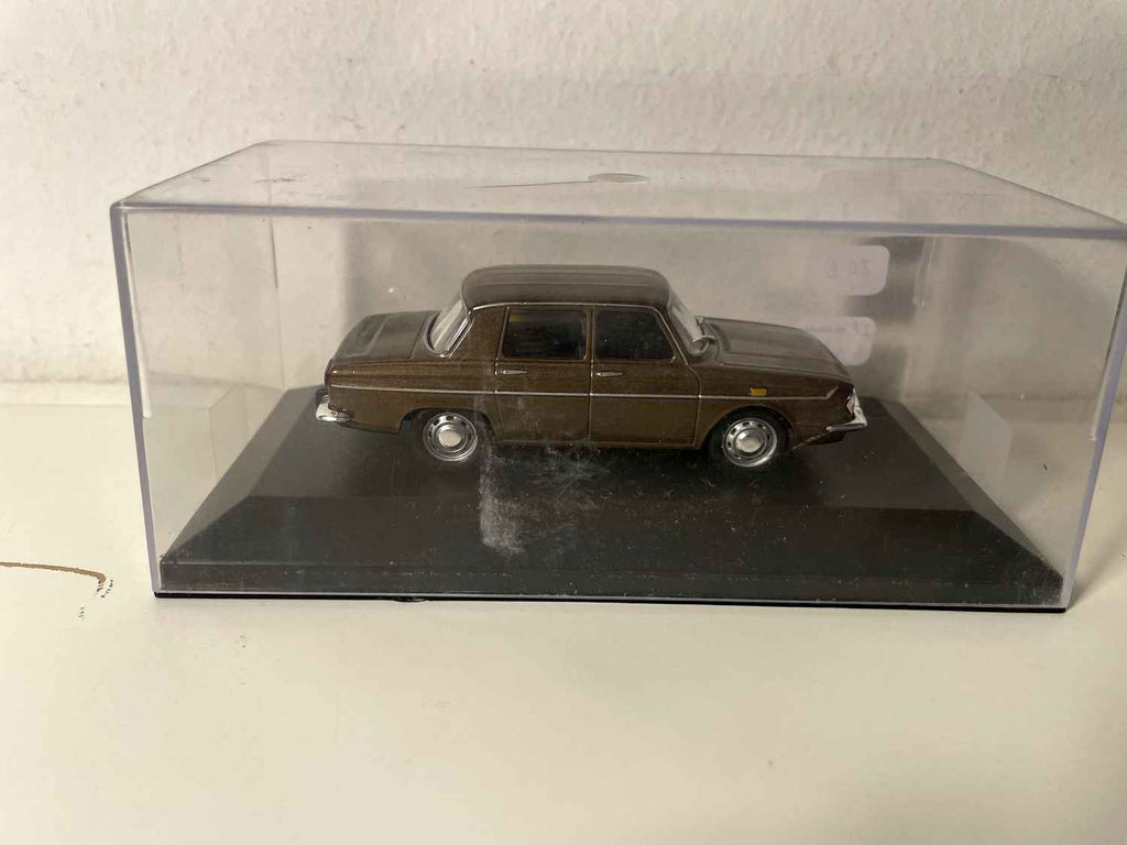 Renault 10 Brown aus dem Jahr 1968 (Auto auf der Basis hinzugefügt)