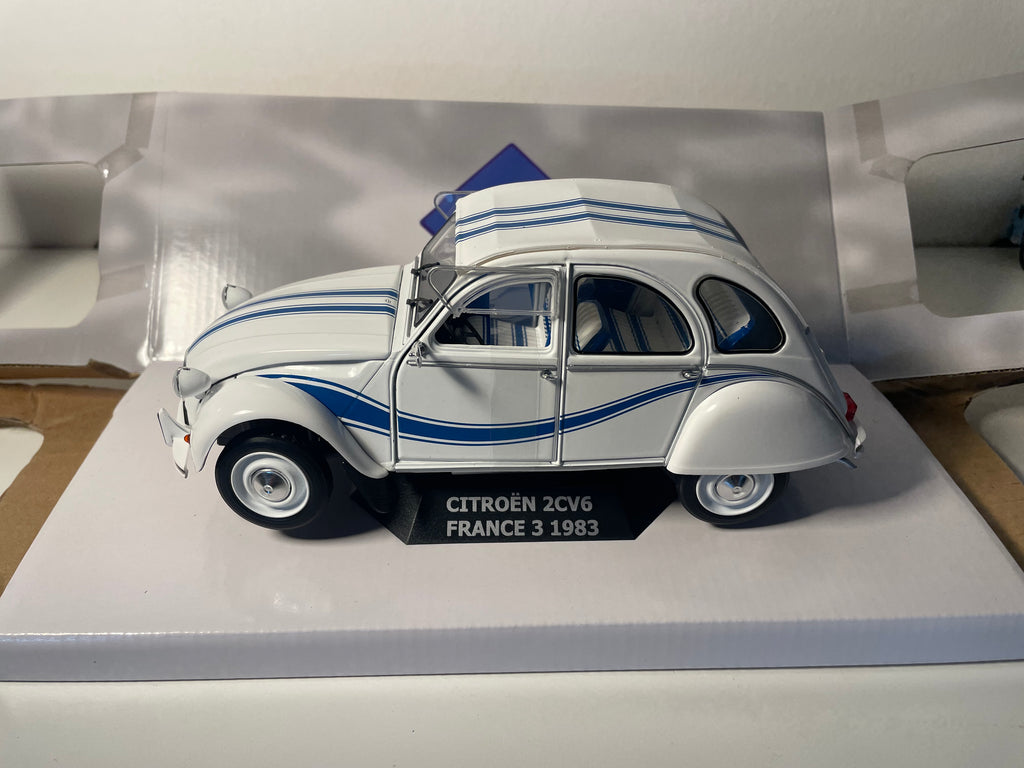 Citroën 2 CV 6 FRANCE 3 blanche et bleue de 1983 - SOLIDO (échelle: 1/18ème)
