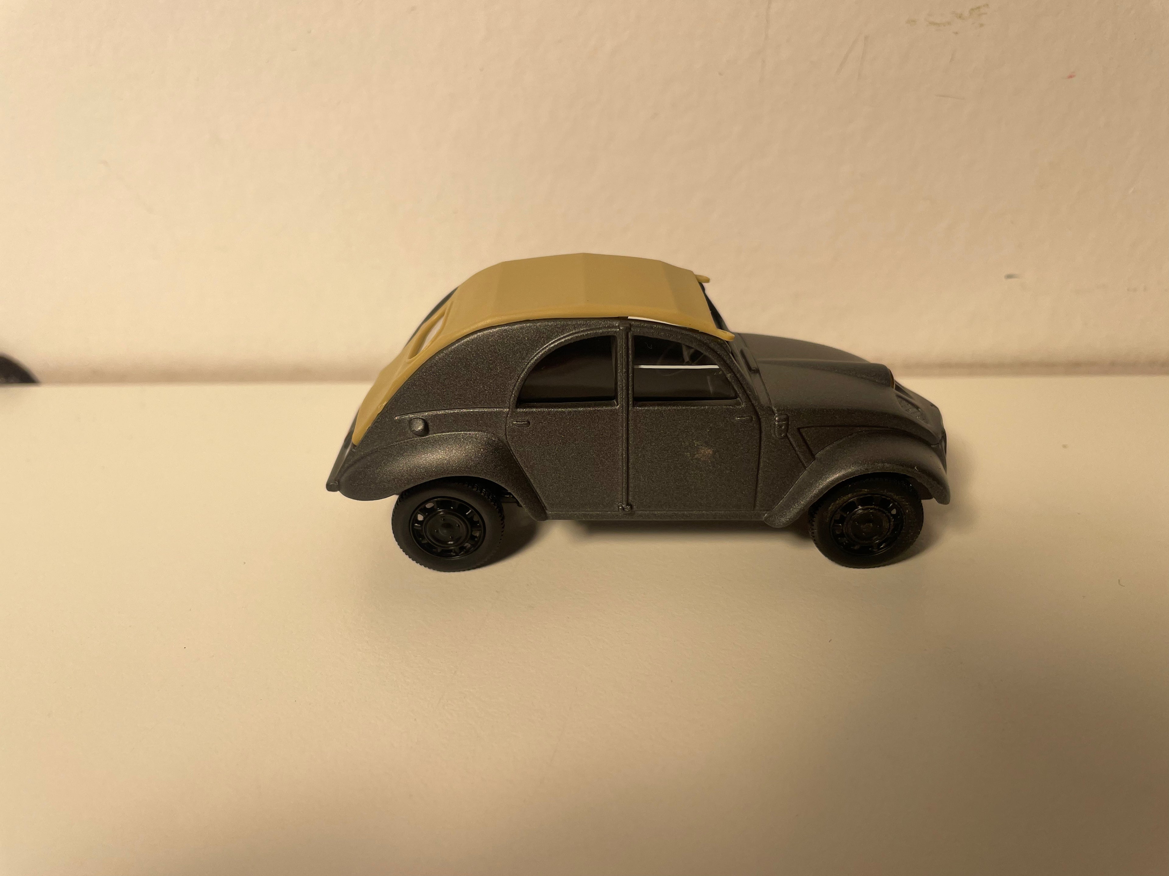 Citroën 2 CV Cyclope-Prototyp Dunkelgrau mit Beigem Dach - Norev (in Blister)