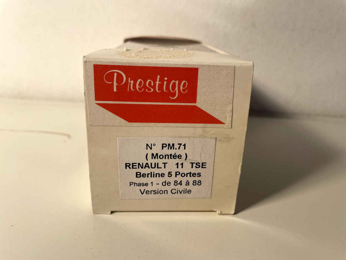 Renault 11 TSE szara berline 5 drzwiowa faza 1 (kolekcja Prestige)