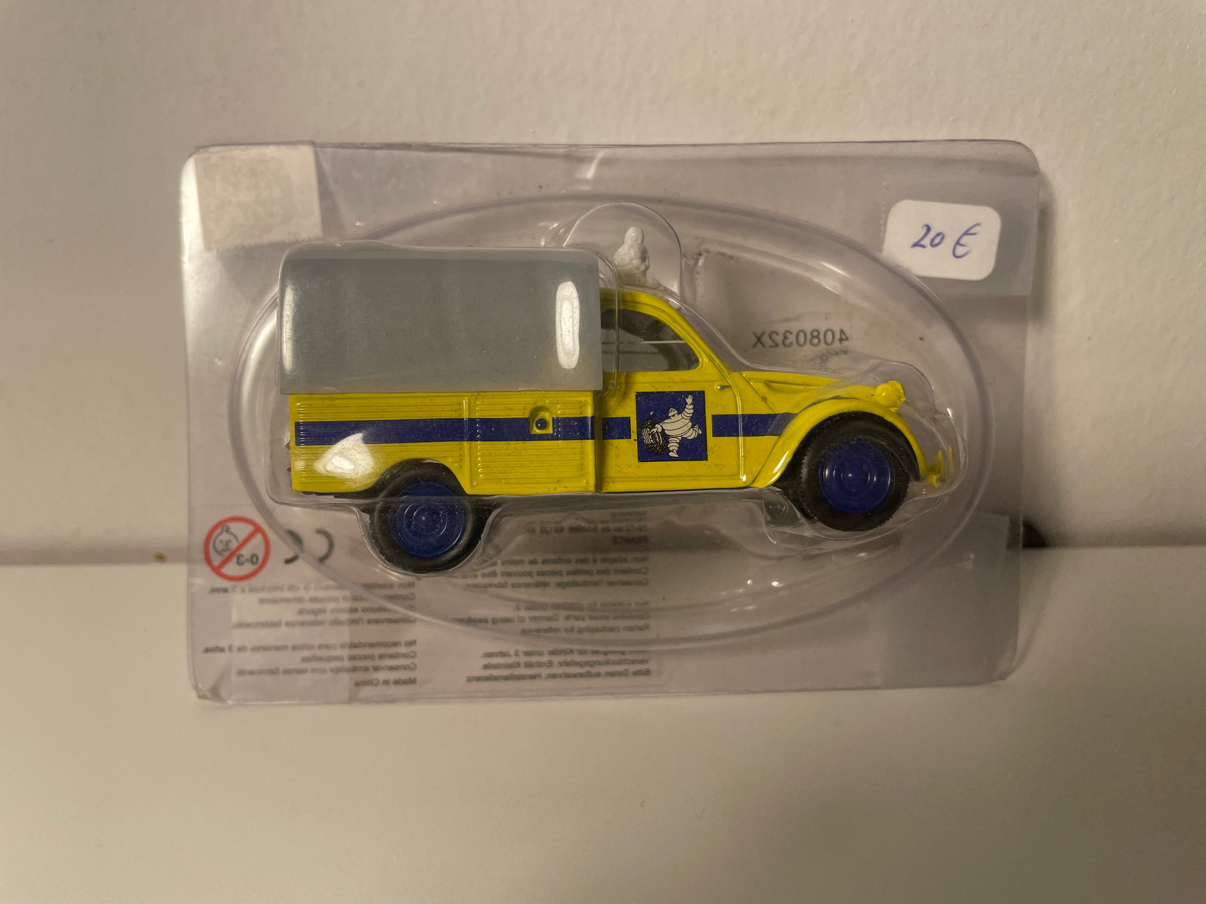 Citroën 2 CV Pick-up gelb mit grauem Planenaufbau MICHELIN - Norev (in Blister)