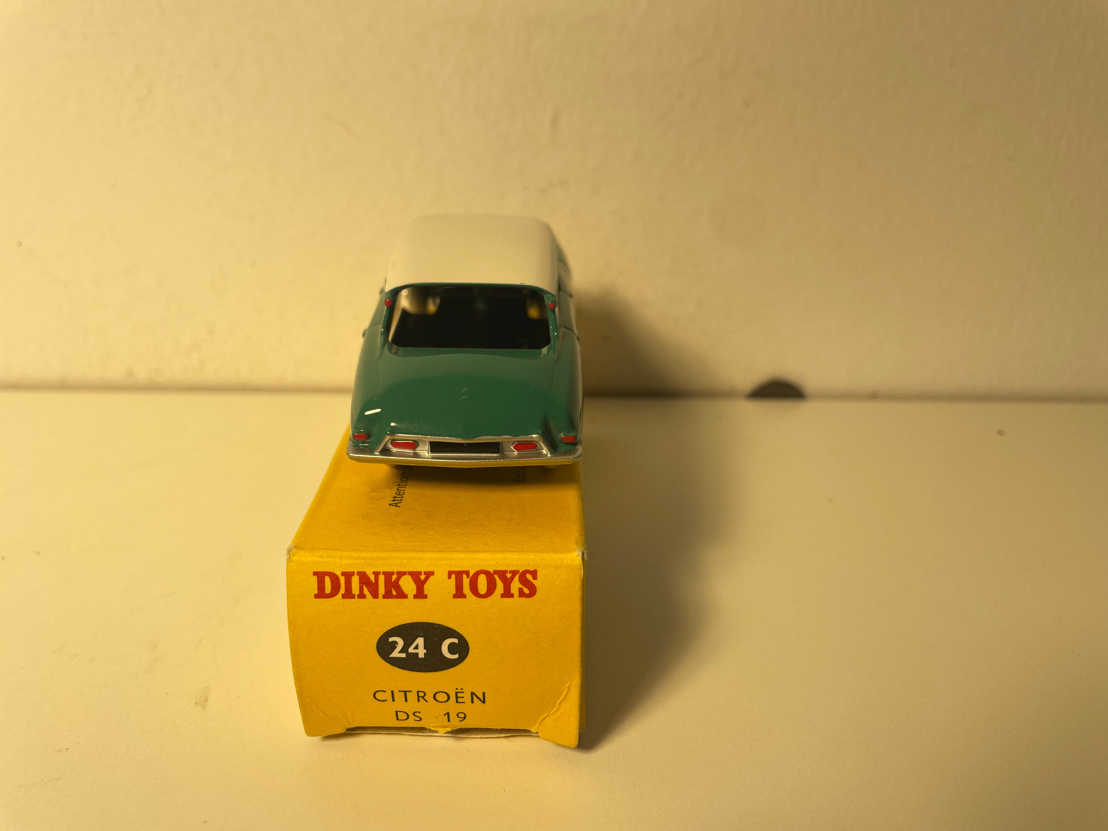 Citroën DS gréng mat wäisse Däch Dinky-Toys (Atlas Ausgaben) - N°24 C