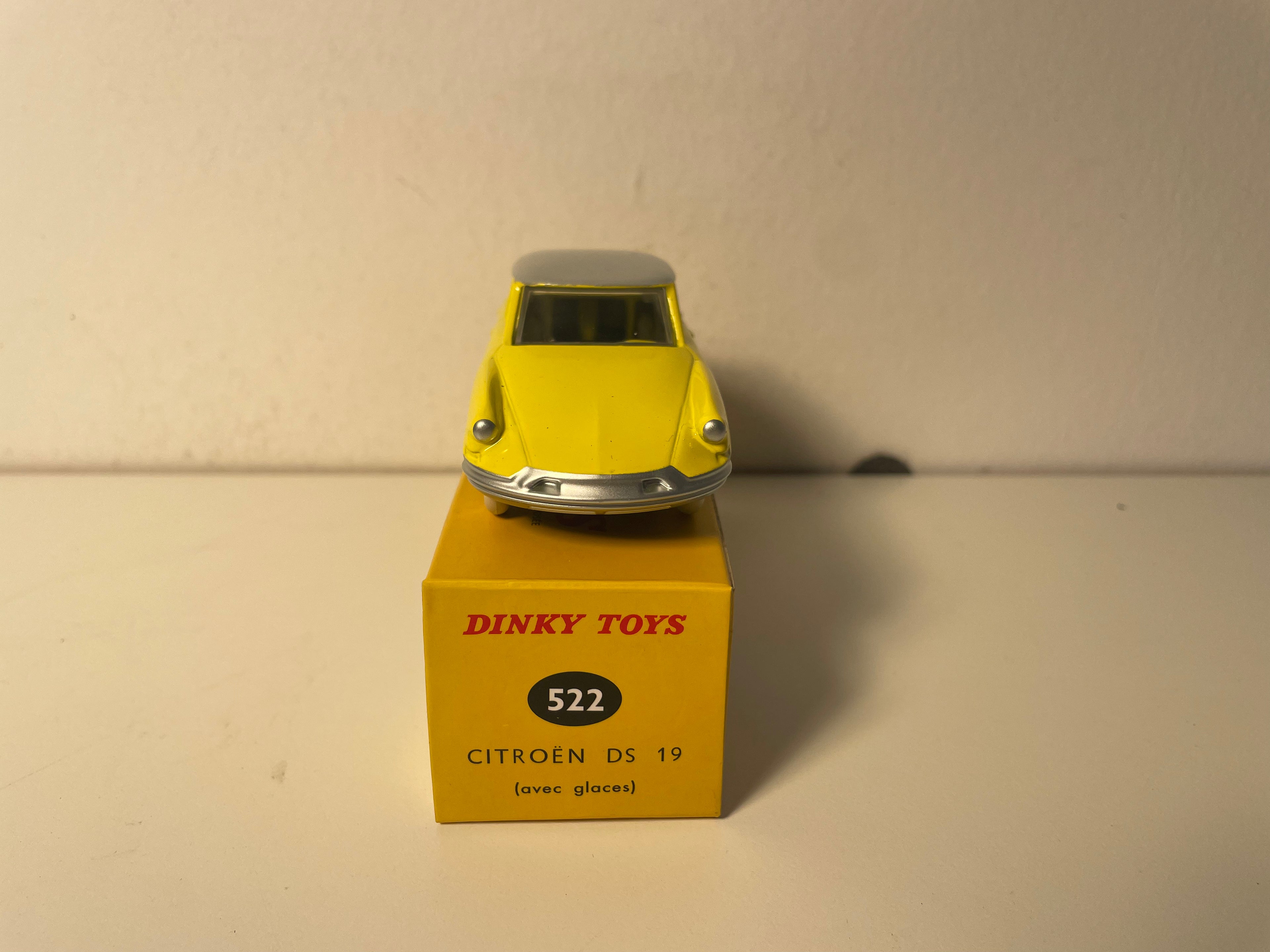 Citroën DS 19 giel mat wäisem Dack - Dinky-Toys (Edisiounen Atlas) - Nr 522