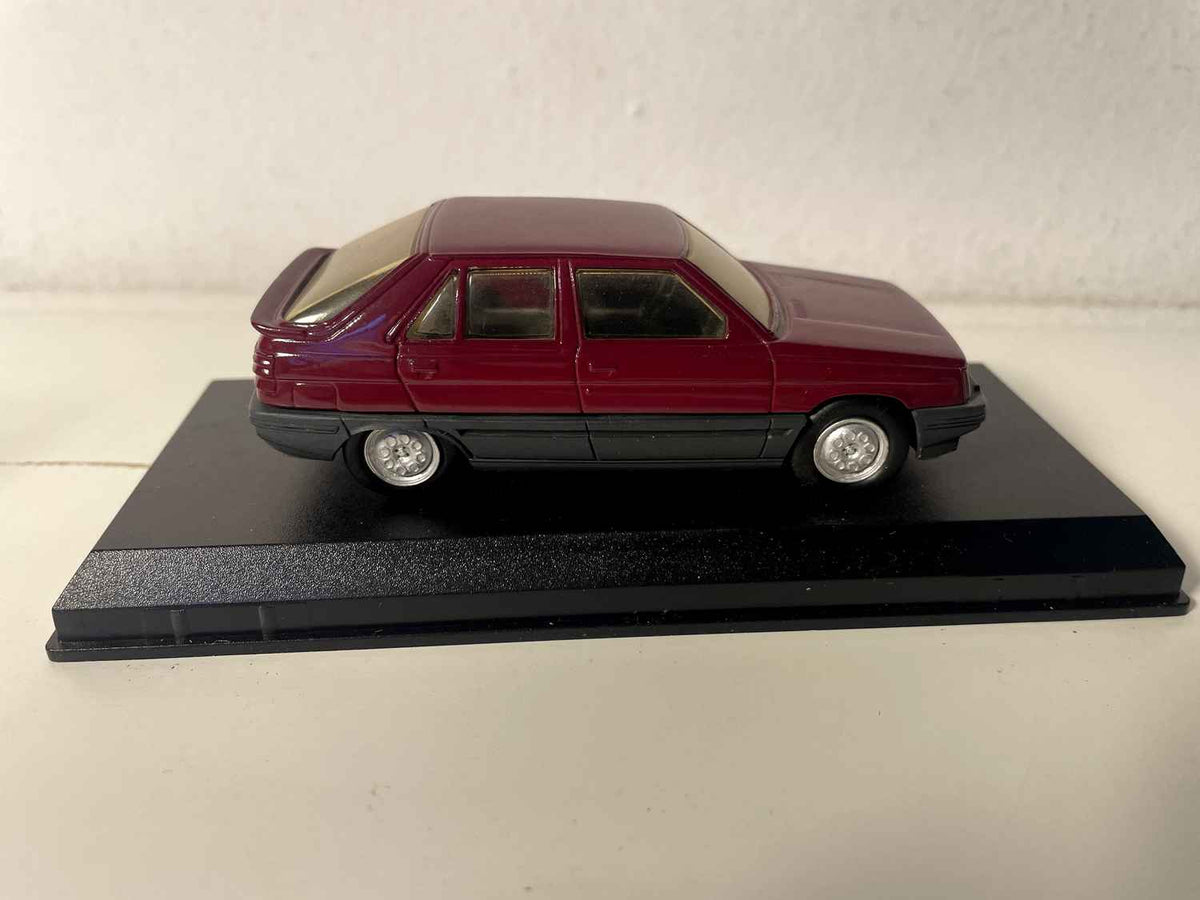 Renault 11 bordeaux (collection DUVI miniatures)