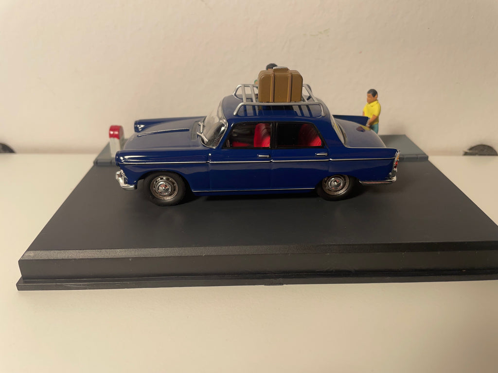 Peugeot 404 blu - La Nazionale 7 - la strada blu