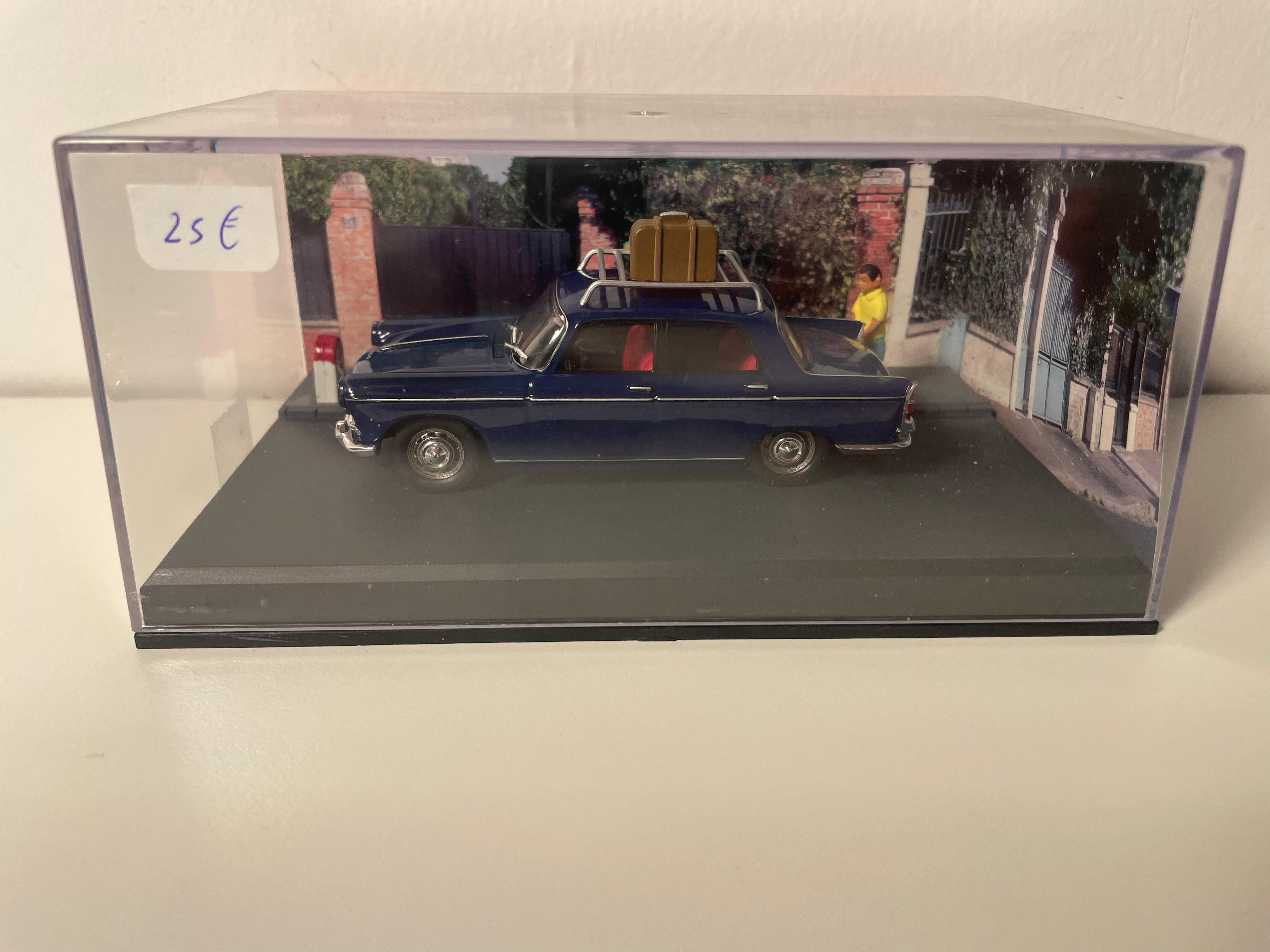 Peugeot 404 blu - La Nazionale 7 - la strada blu