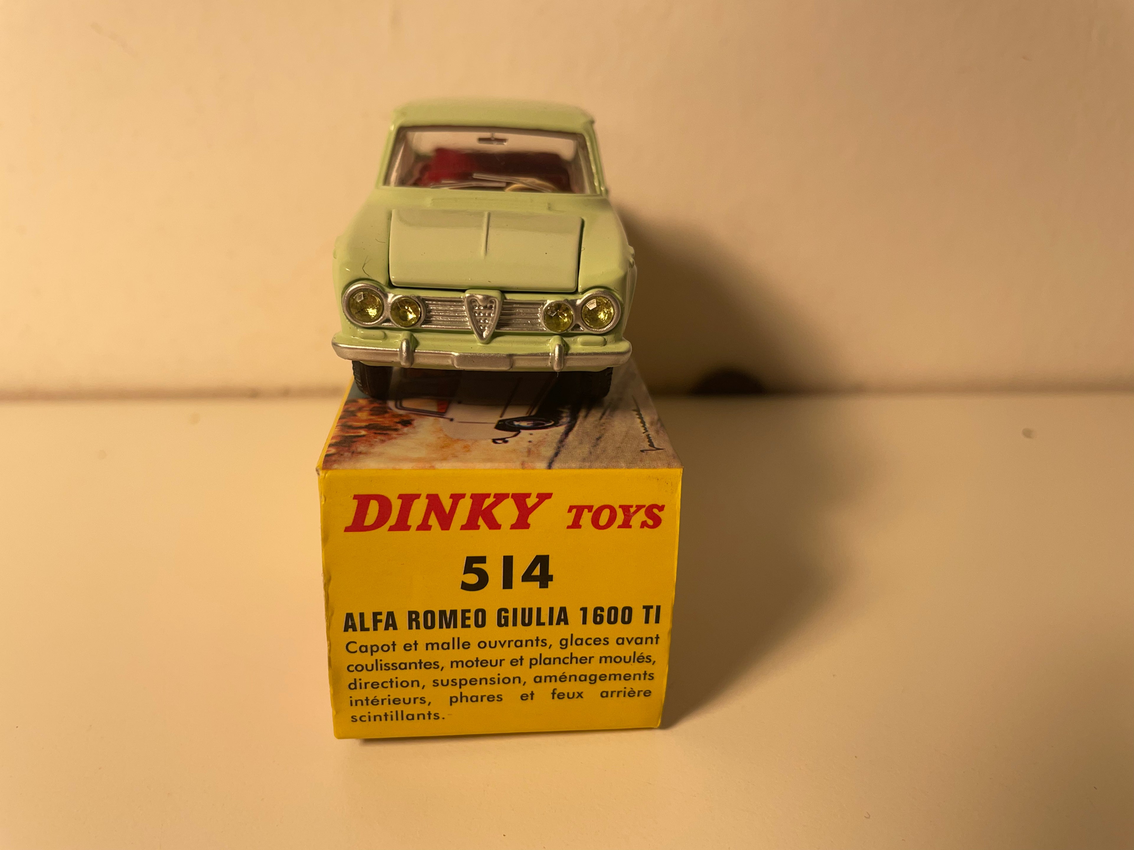 Alfa Roméo Giulia 1600 TI verte pâle Dinky-Toys (éditions Atlas) - N°514