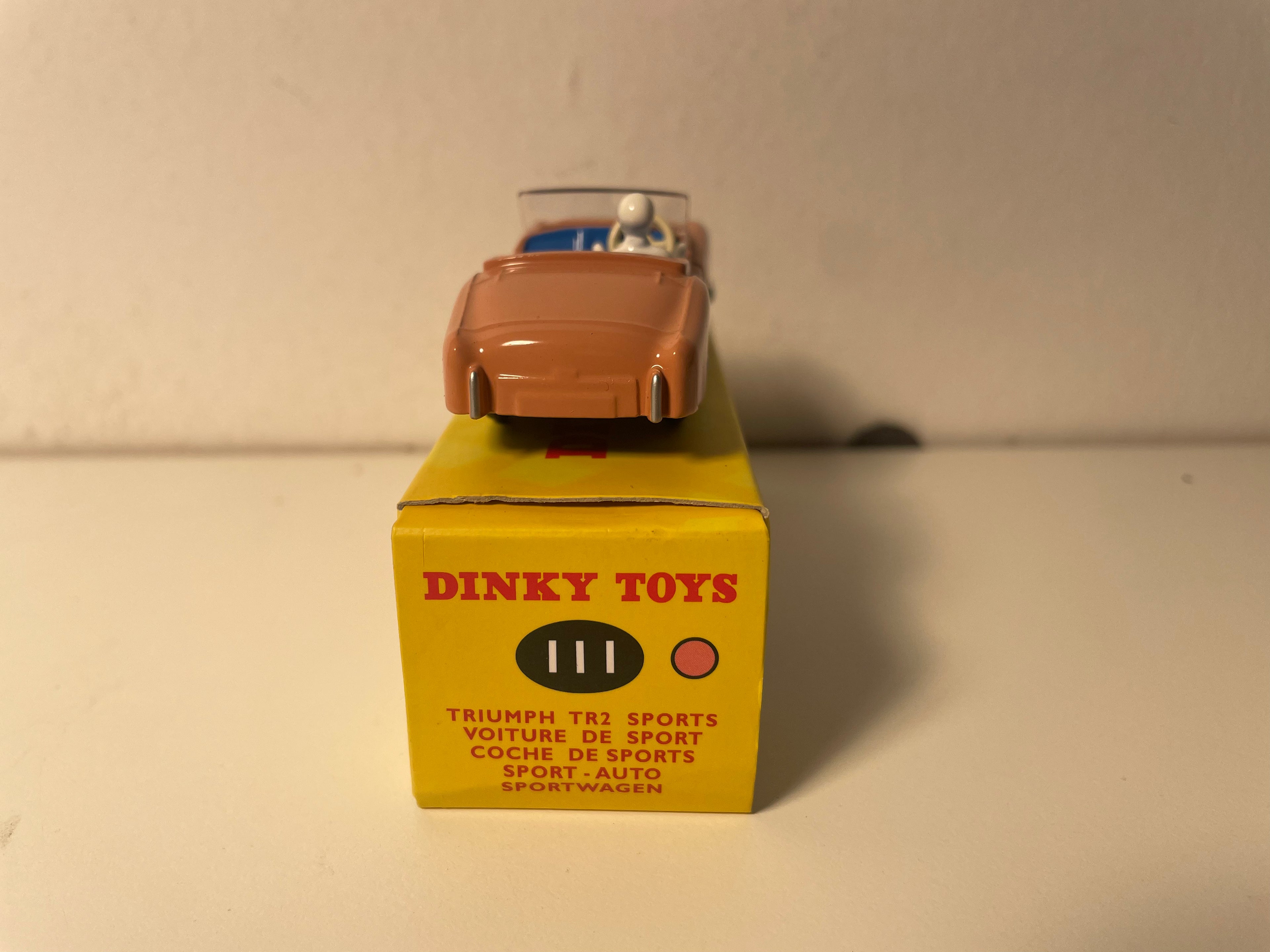 Triumph TR2 Sport in lachsfarben Nummer 23 Dinky-Toys (Atlas Editionen) - Nr. 111