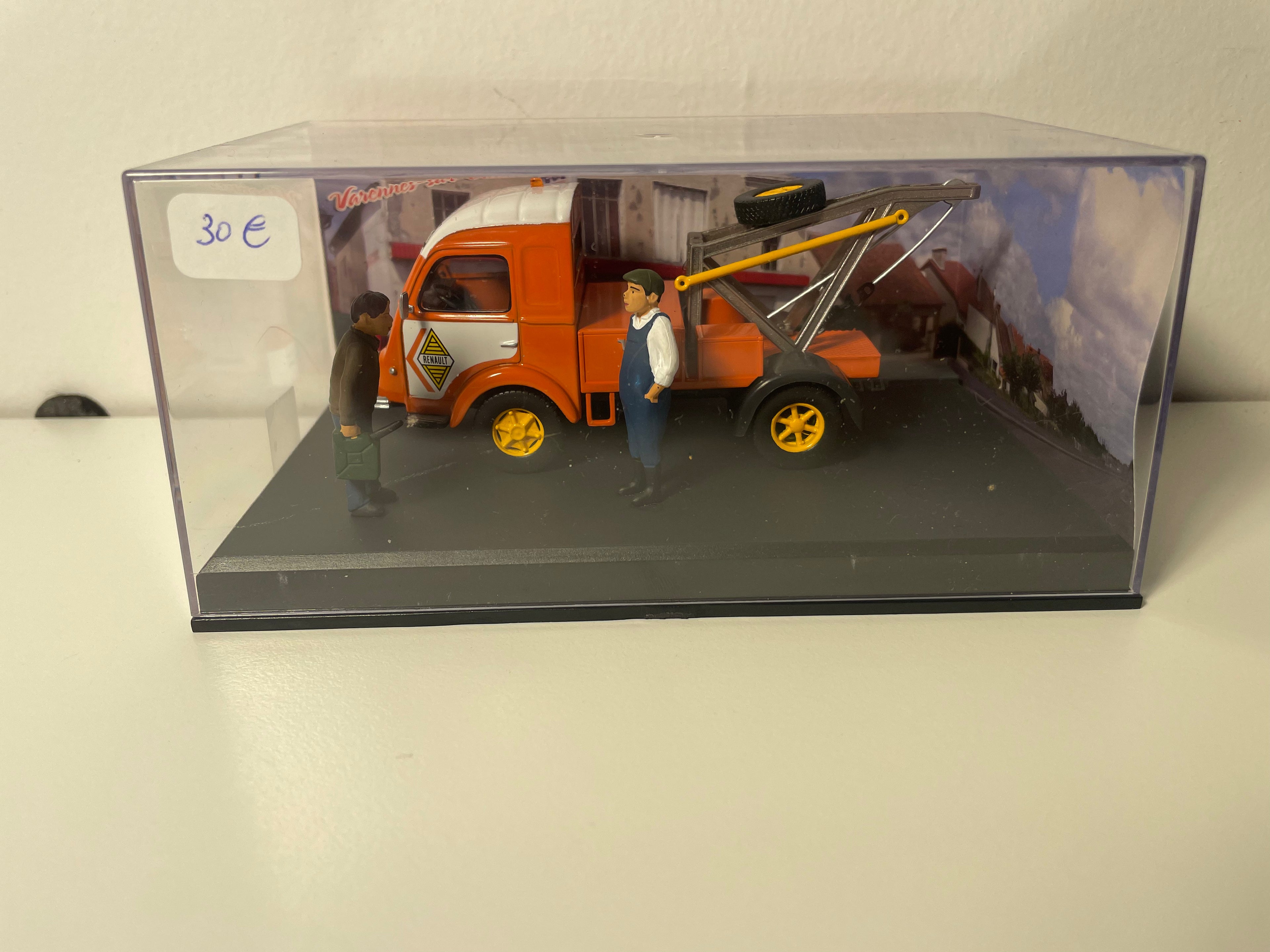Renault Galion orange Pannendienst - La Nationale 7 - d'blou Strooss