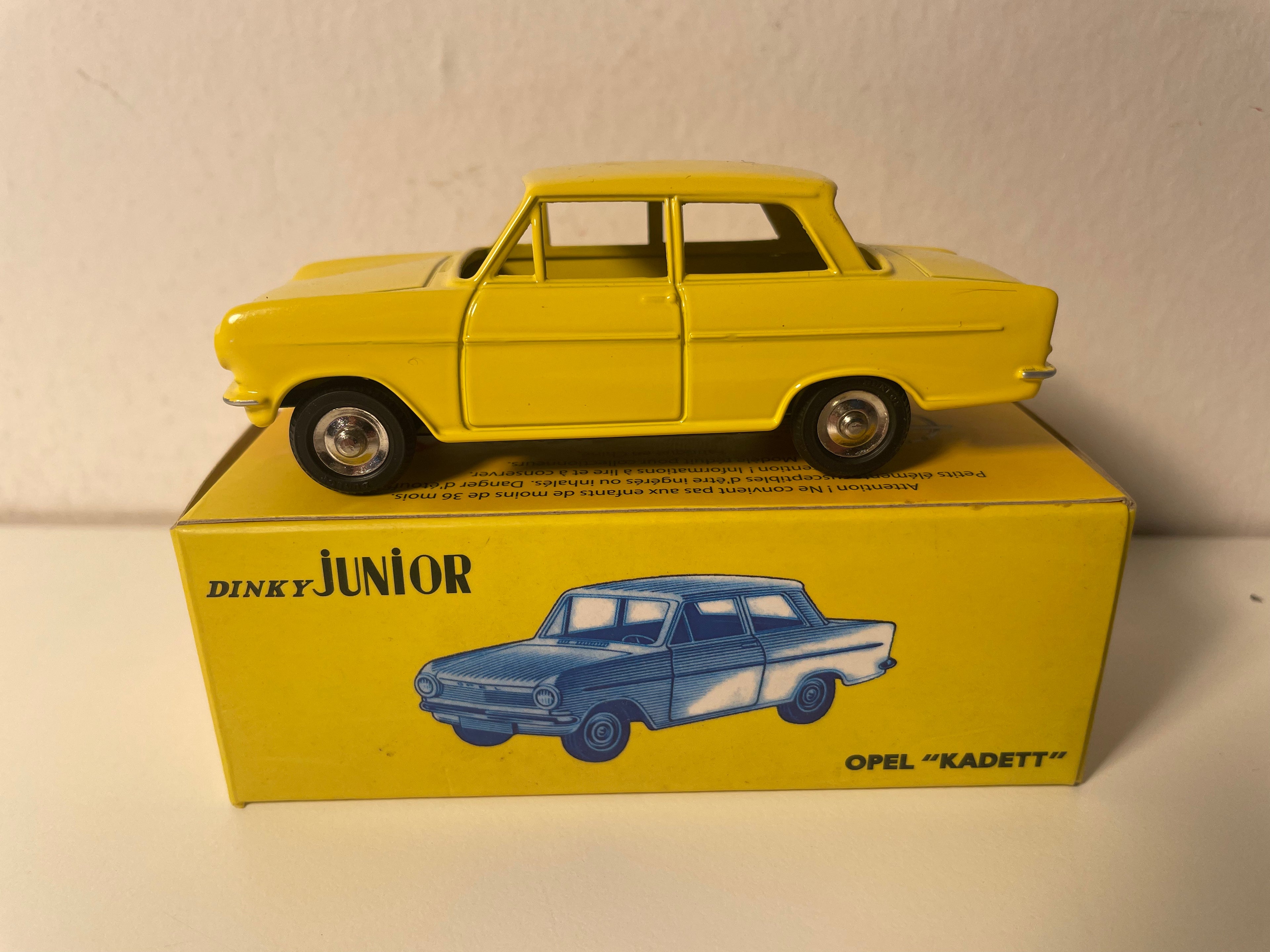 Opel Kadett Amarelo Dinky-Toys (edições Atlas) - N°106