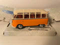 Volkswagen Bus Samba orange an beige Dier (Cararama)