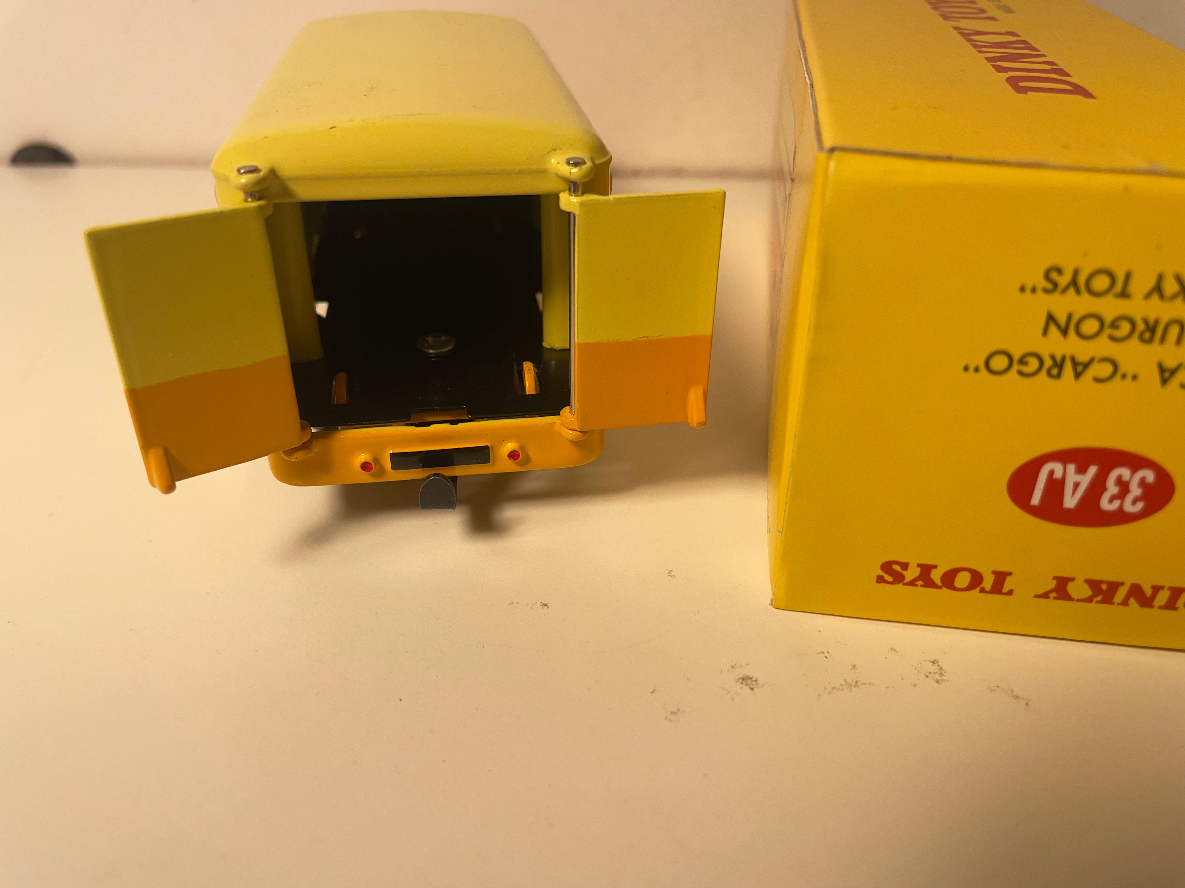 Camião de carga Simca Carrinha Dinky-Toys (Edições Atlas)