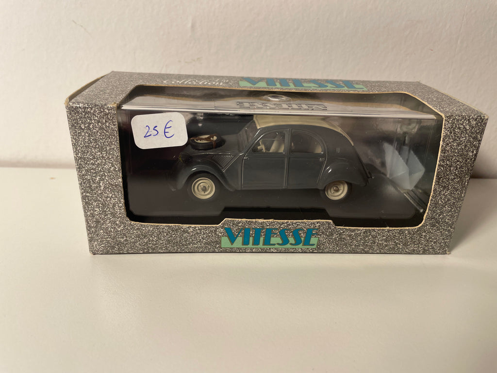 Citroën 2 CV Sahara 4x4 szara z 1958 roku - Vitesse numer referencyjny 037 A