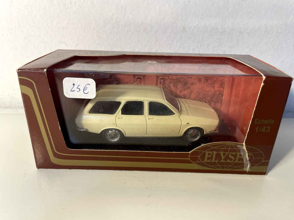 Renault 12 break beige de 1973 - Collection ELYSEE
