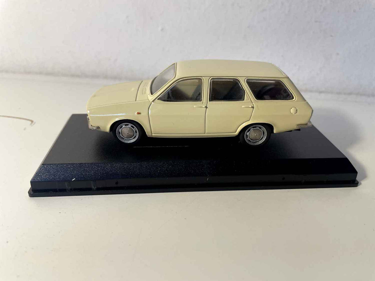 Renault 12 break beige de 1973 - Collection ELYSEE