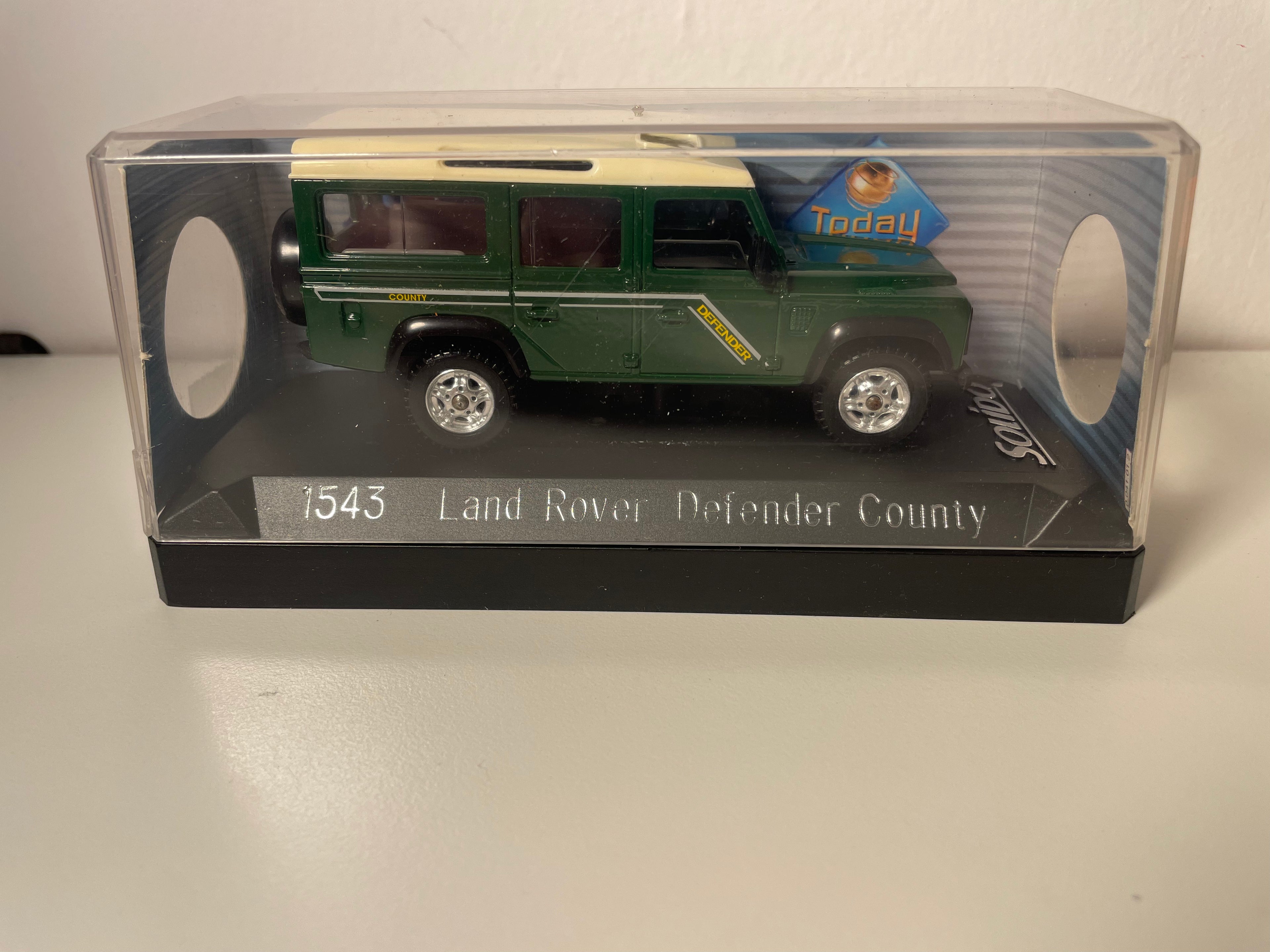 Land Rover Defender County verde - Solido referencia 1543
