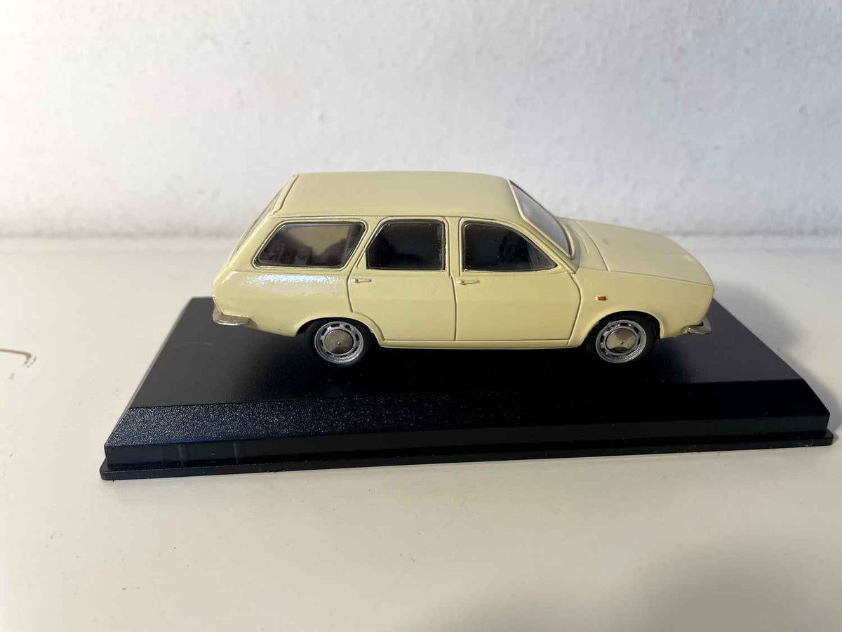 Renault 12 break beige de 1973 - Collection ELYSEE