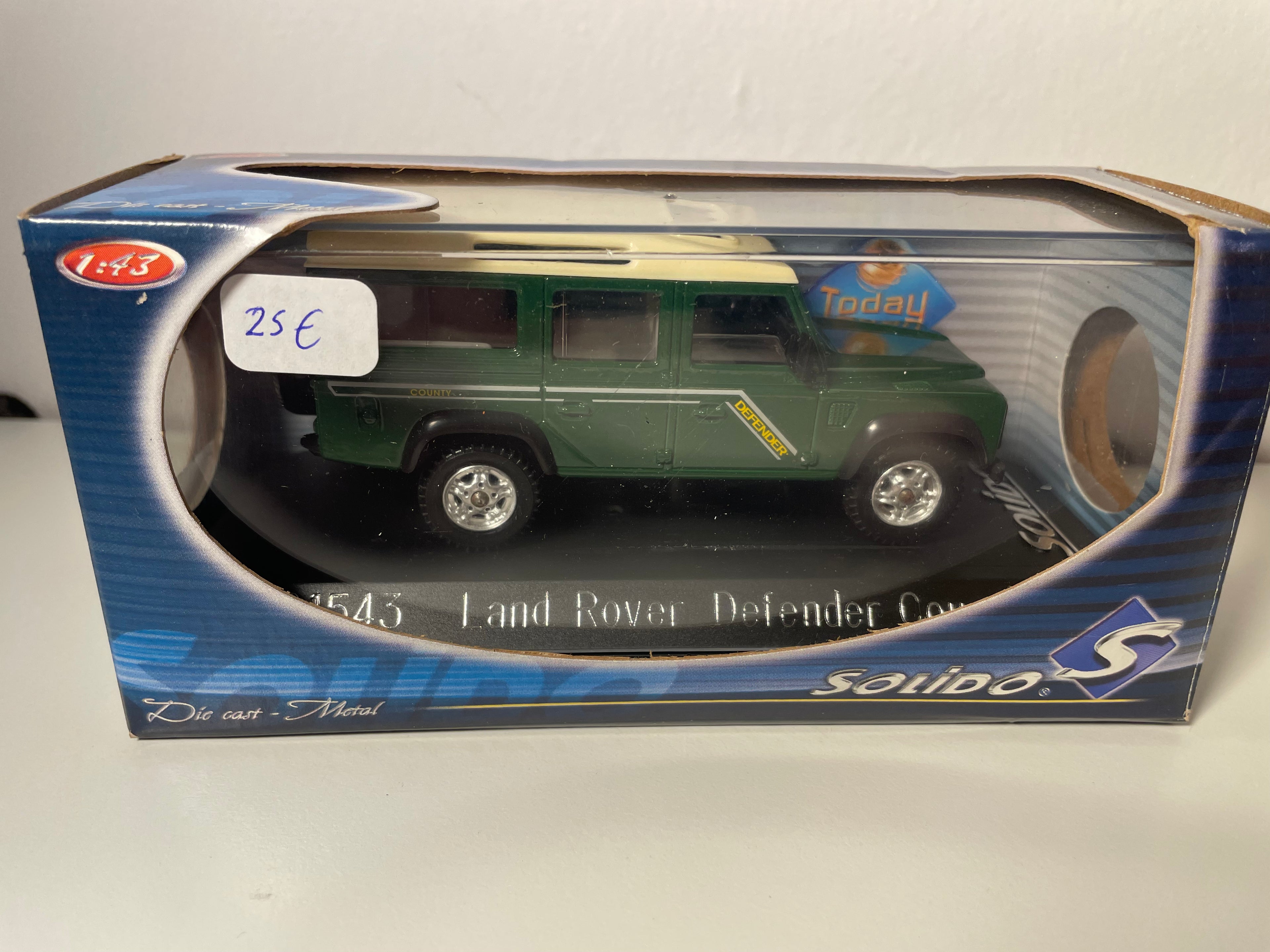 Land Rover Defender County verde - Solido referencia 1543