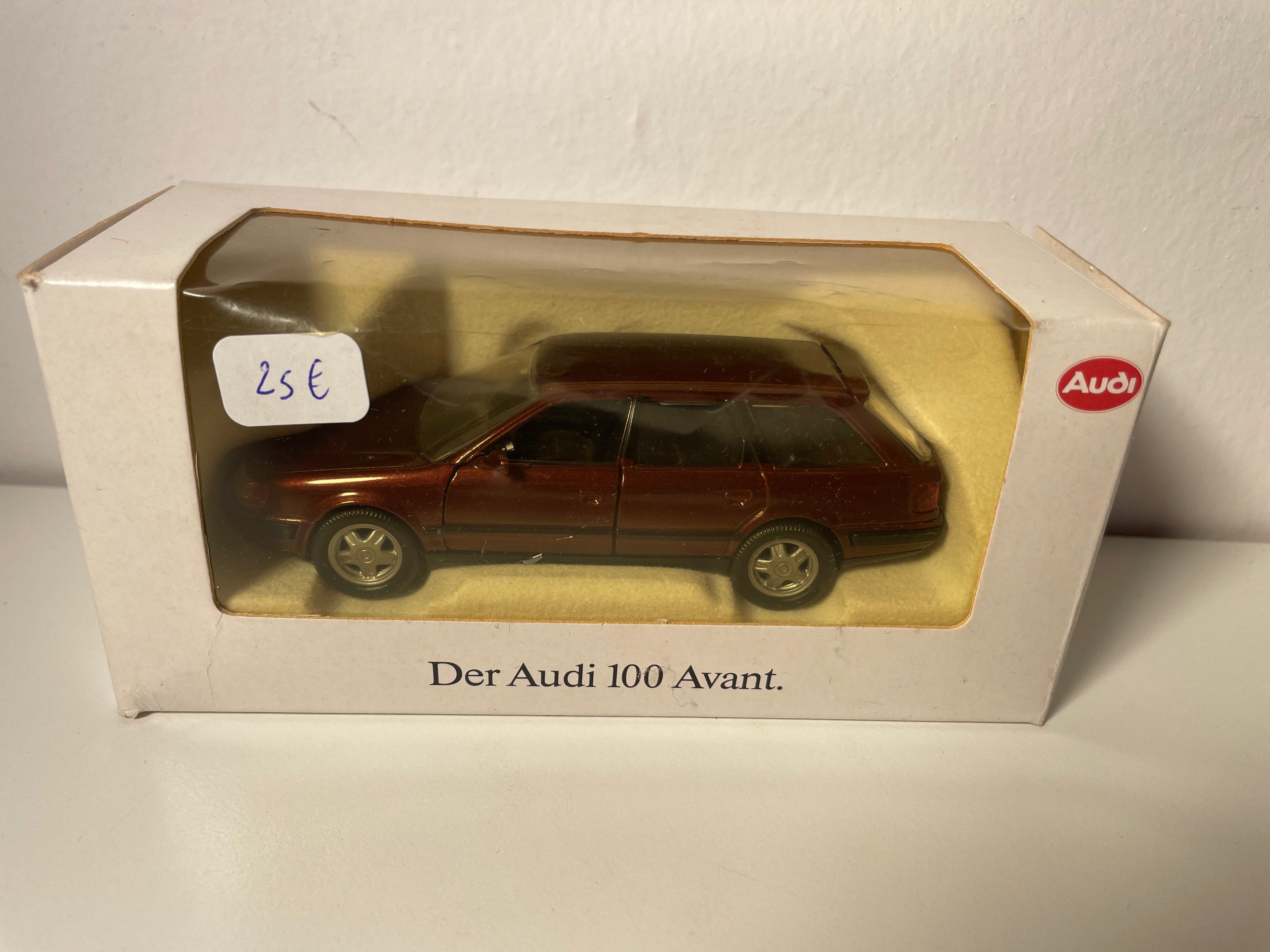 Audi 100 avant marrón