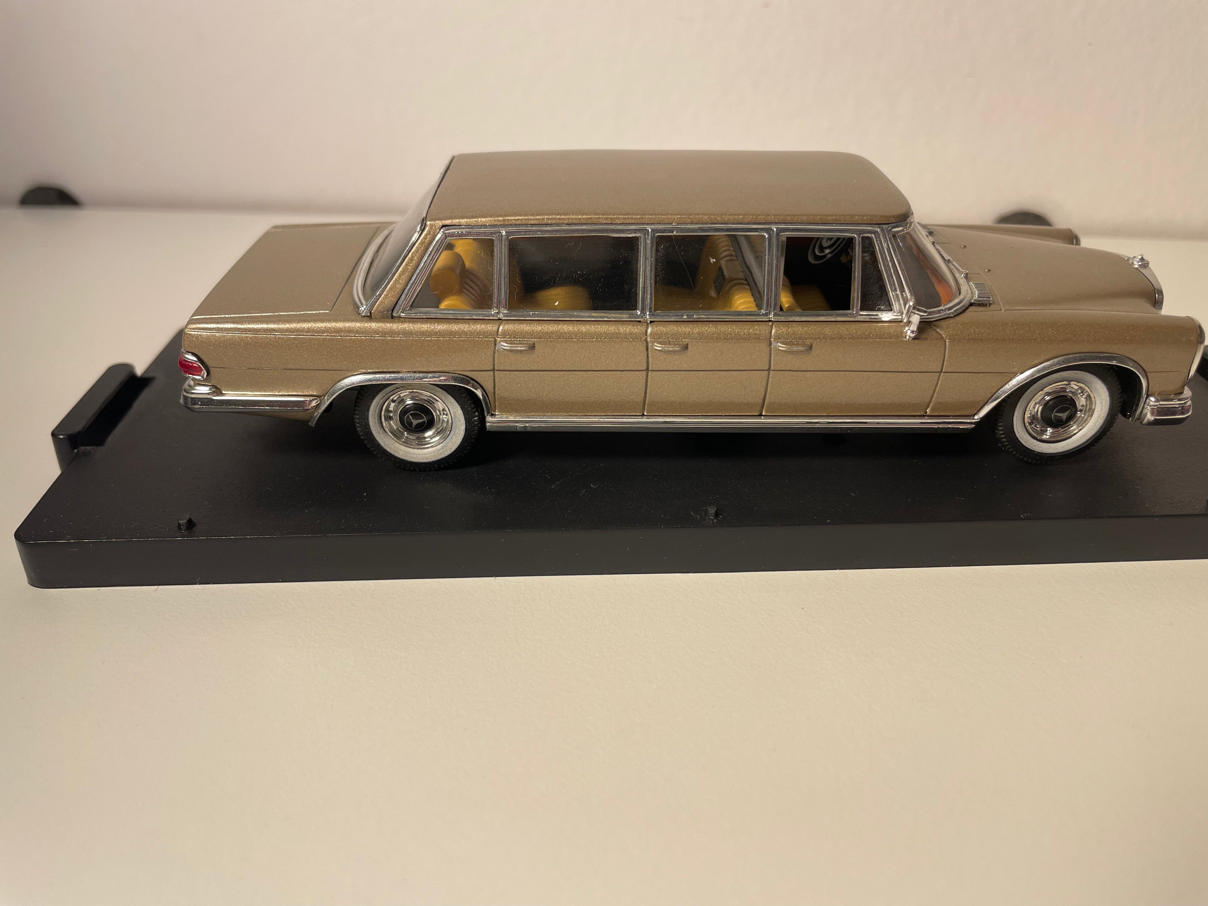 Mercedes 600 Pullman brong vun 1965 - Vitesse Referenz 033
