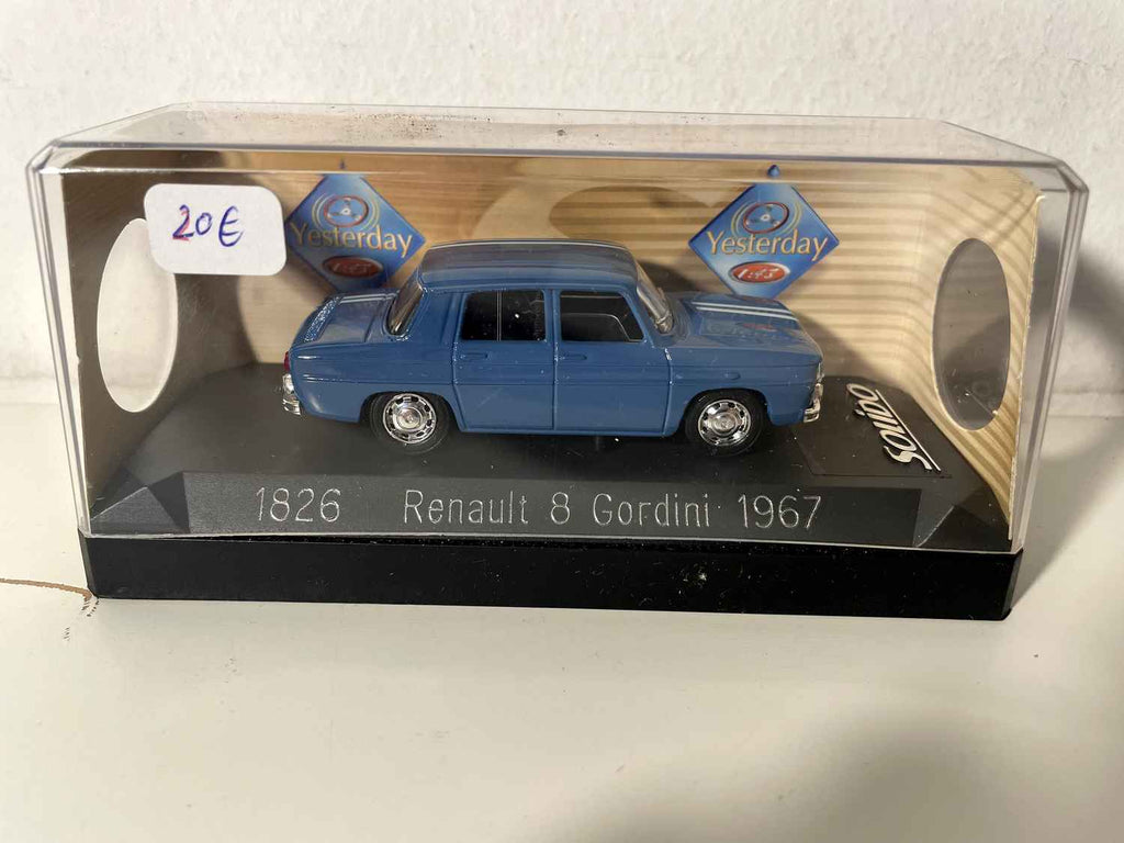 Renault 8 Gordini niebieska z 1967 roku (Solido referencja N°1826) Z pudełkiem w ciemnoniebieskim kartonie