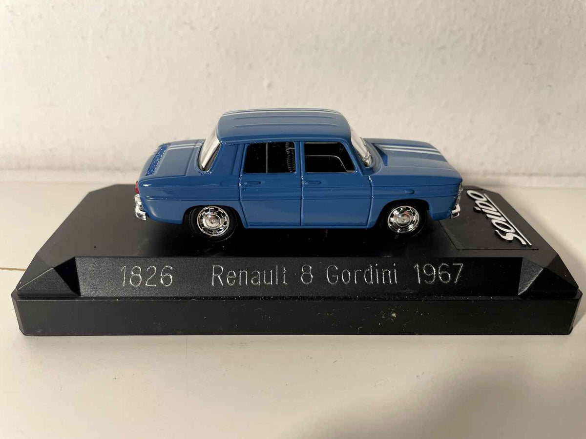 Renault 8 Gordini niebieska z 1967 roku (Solido referencja N°1826) Z pudełkiem w ciemnoniebieskim kartonie
