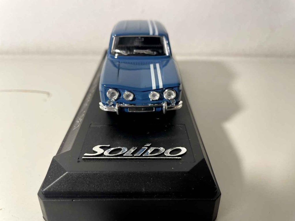 Renault 8 Gordini niebieska z 1967 roku (Solido referencja N°1826) Z pudełkiem w ciemnoniebieskim kartonie