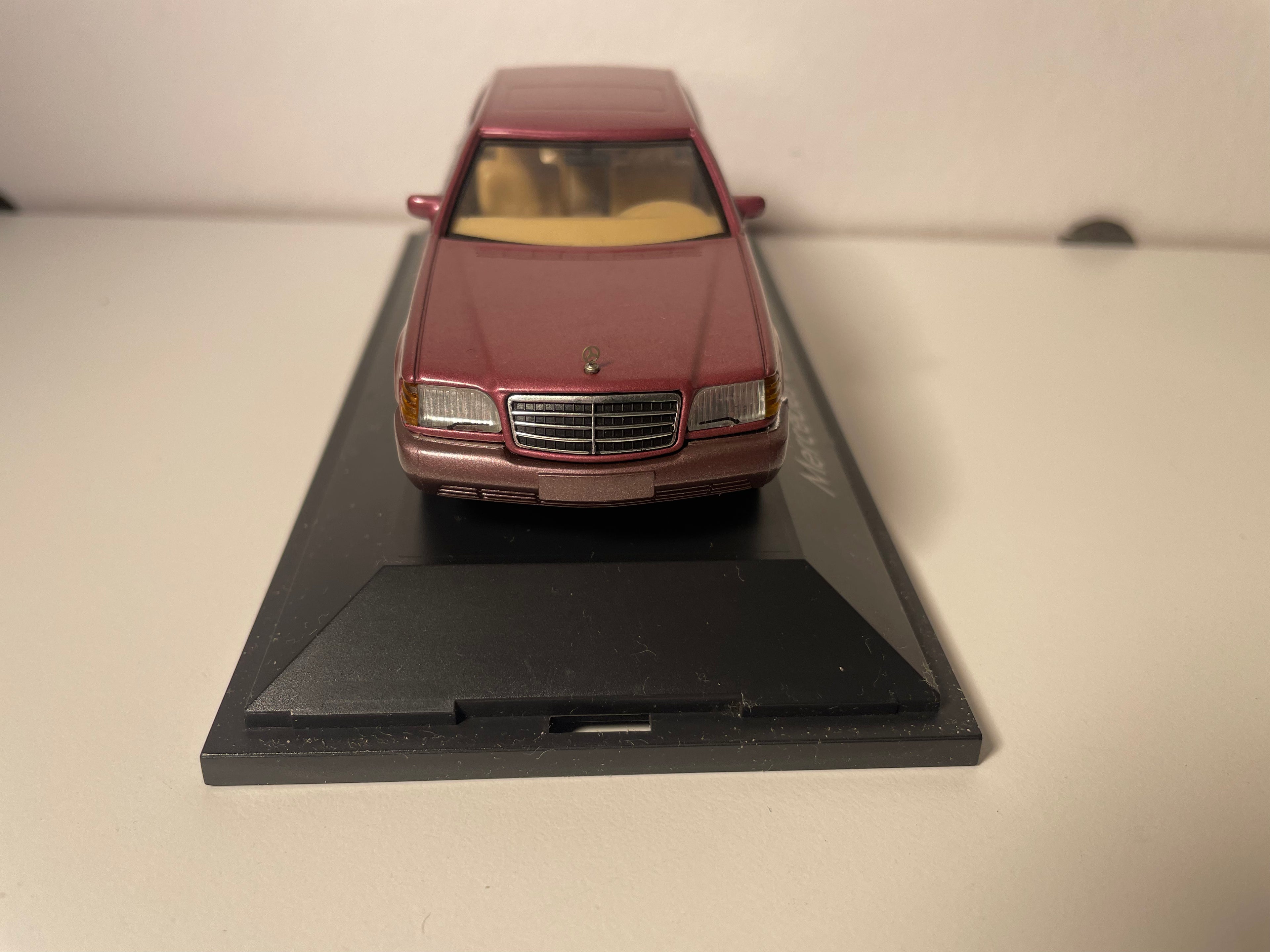 Mercedes-Benz 600 SEL Faarf Almandirot (bordeaux?) - HERPA Miniaturmodelle