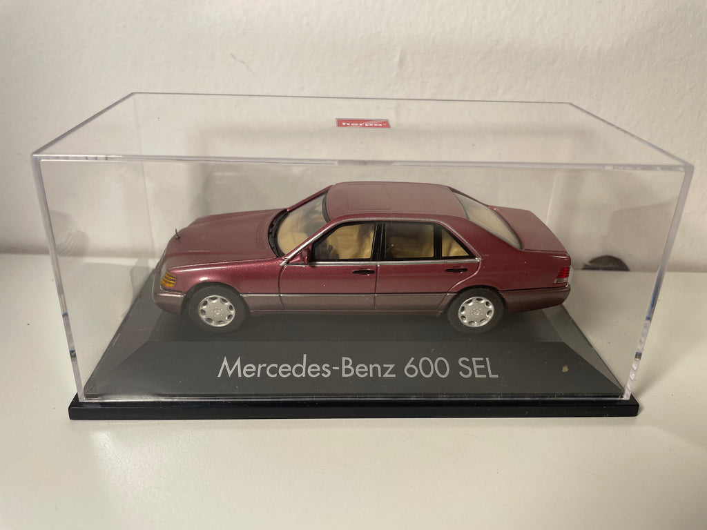 Mercedes-Benz 600 SEL Faarf Almandirot (bordeaux?) - HERPA Miniaturmodelle