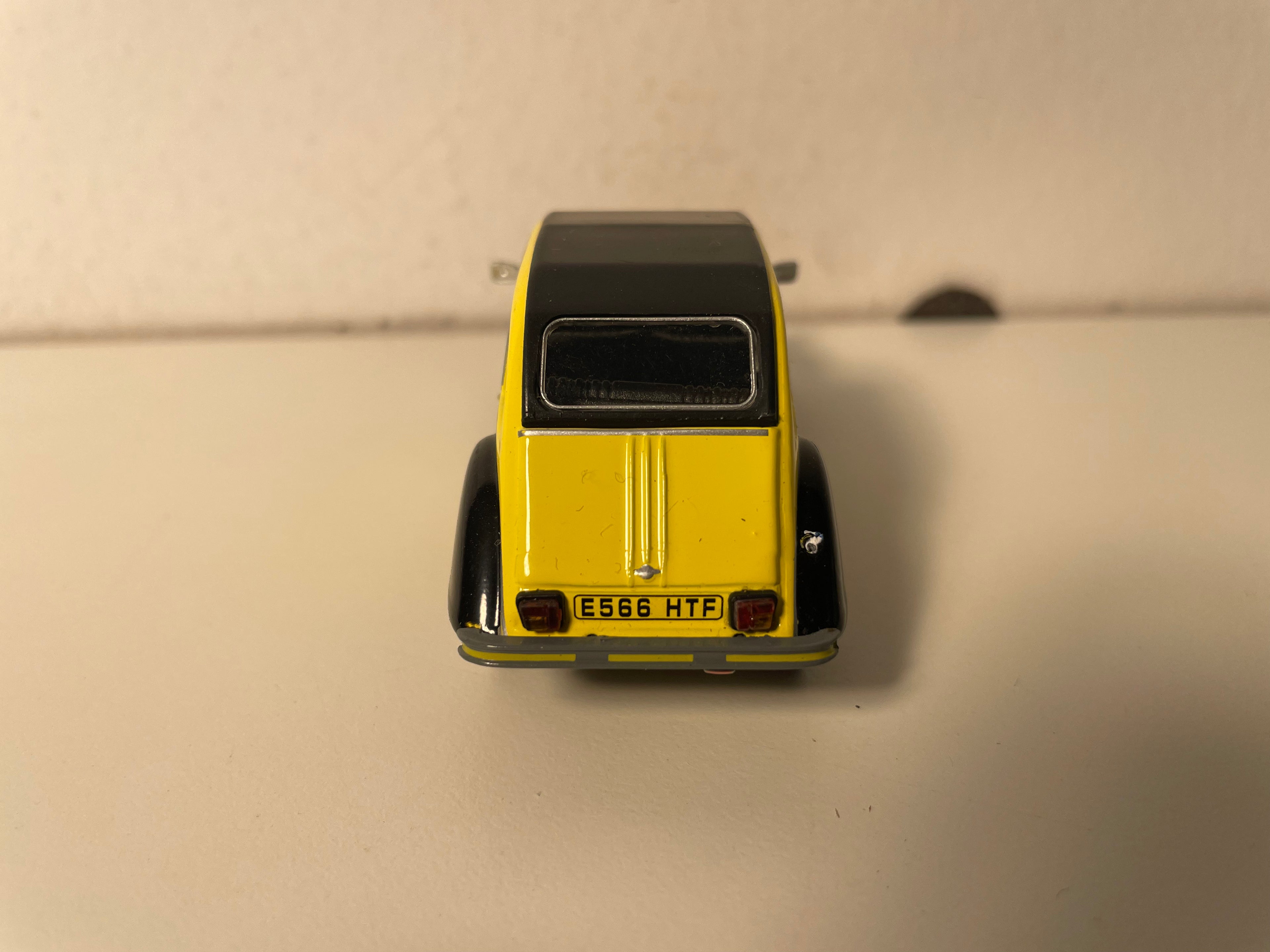 Citroën 2 CV giel a schwaarz - Eligor (an der Verpackung)