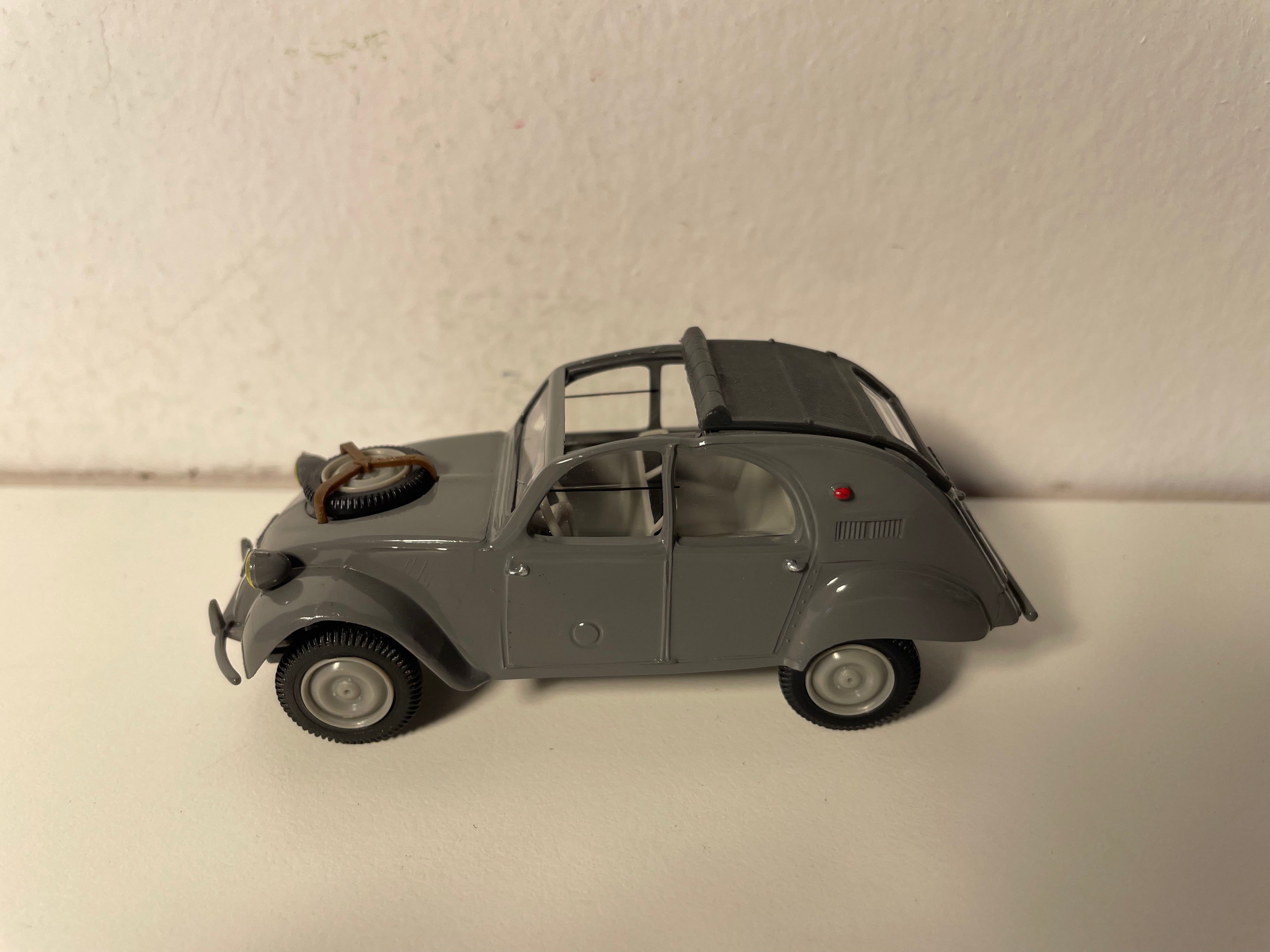 Citroën 2 CV 4x4 grise de 1961 avec capote à moitié ouverte - Norev (sous blister) - 868 CL 66