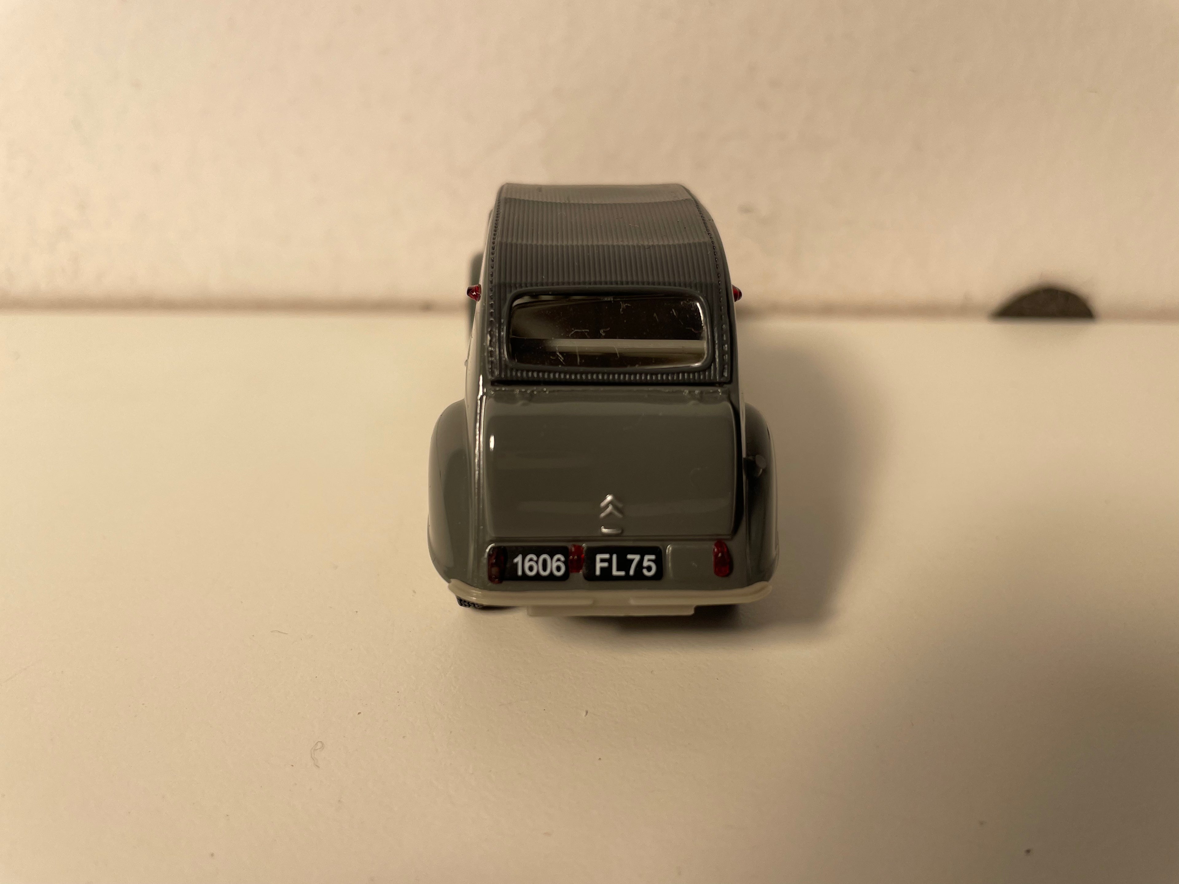 Citroën 2 CV AZL grise foncée avec coffre malle - Norev (sous blister) - 1606 FL 75