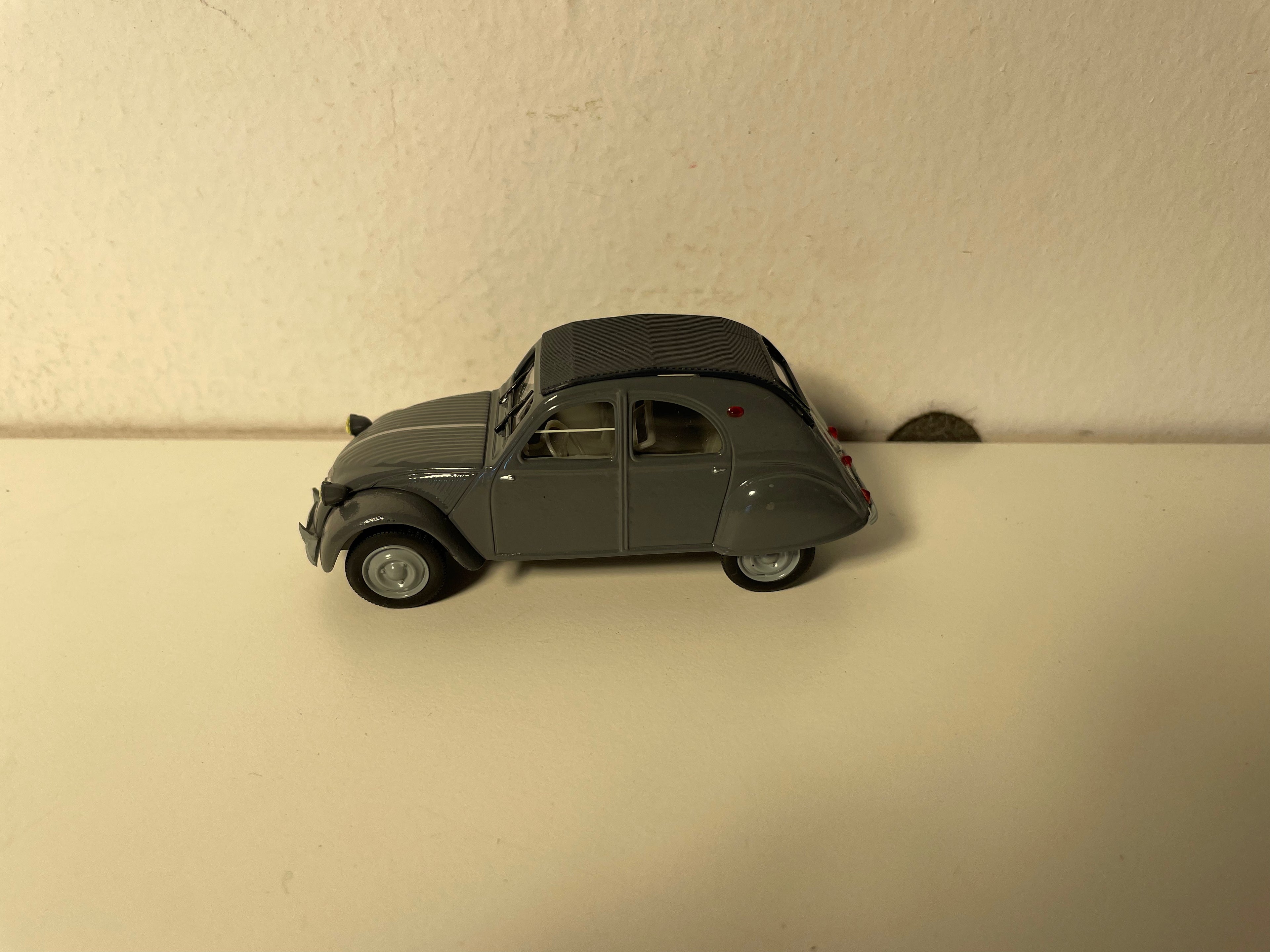 Citroën 2 CV AZLP grau mit dunkelblauem Verdeck - Norev (in Blister) - 143742