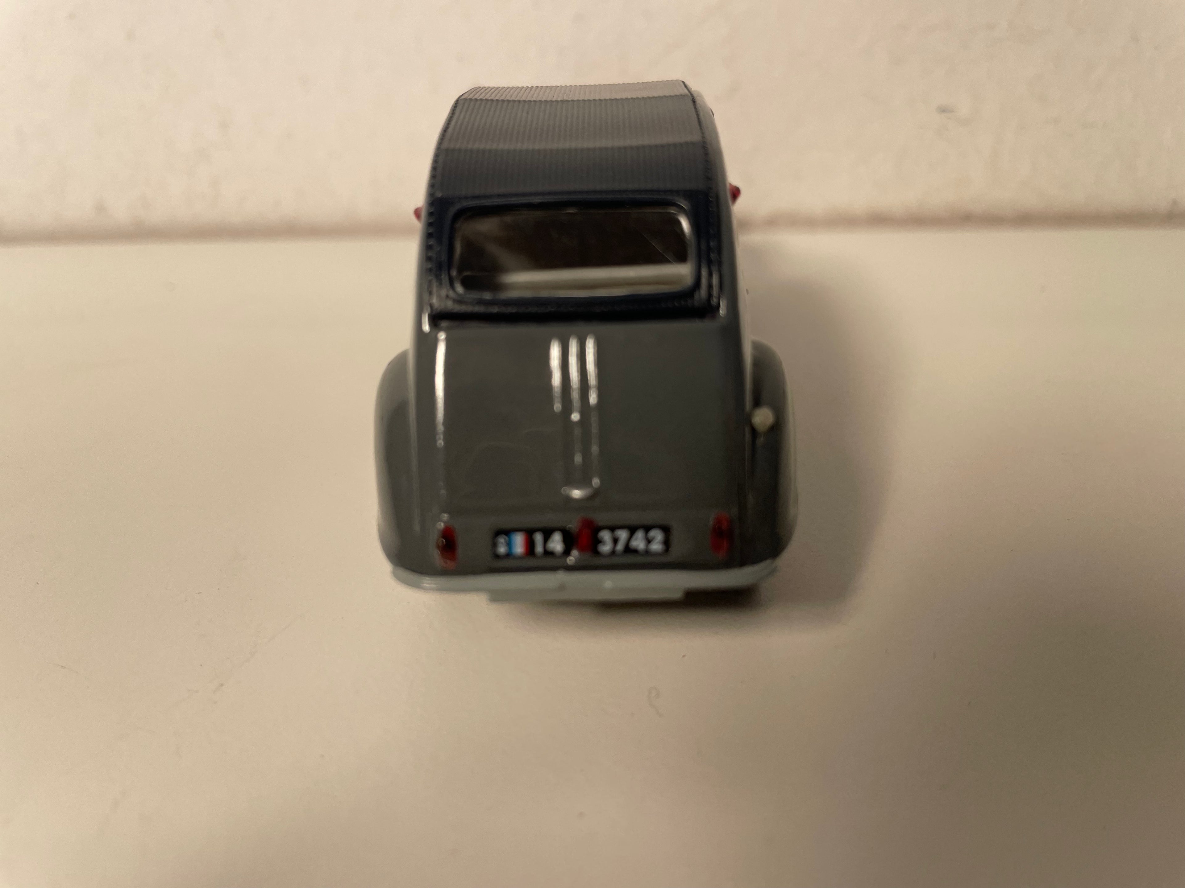 Citroën 2 CV AZLP grau mit dunkelblauem Verdeck - Norev (in Blister) - 143742