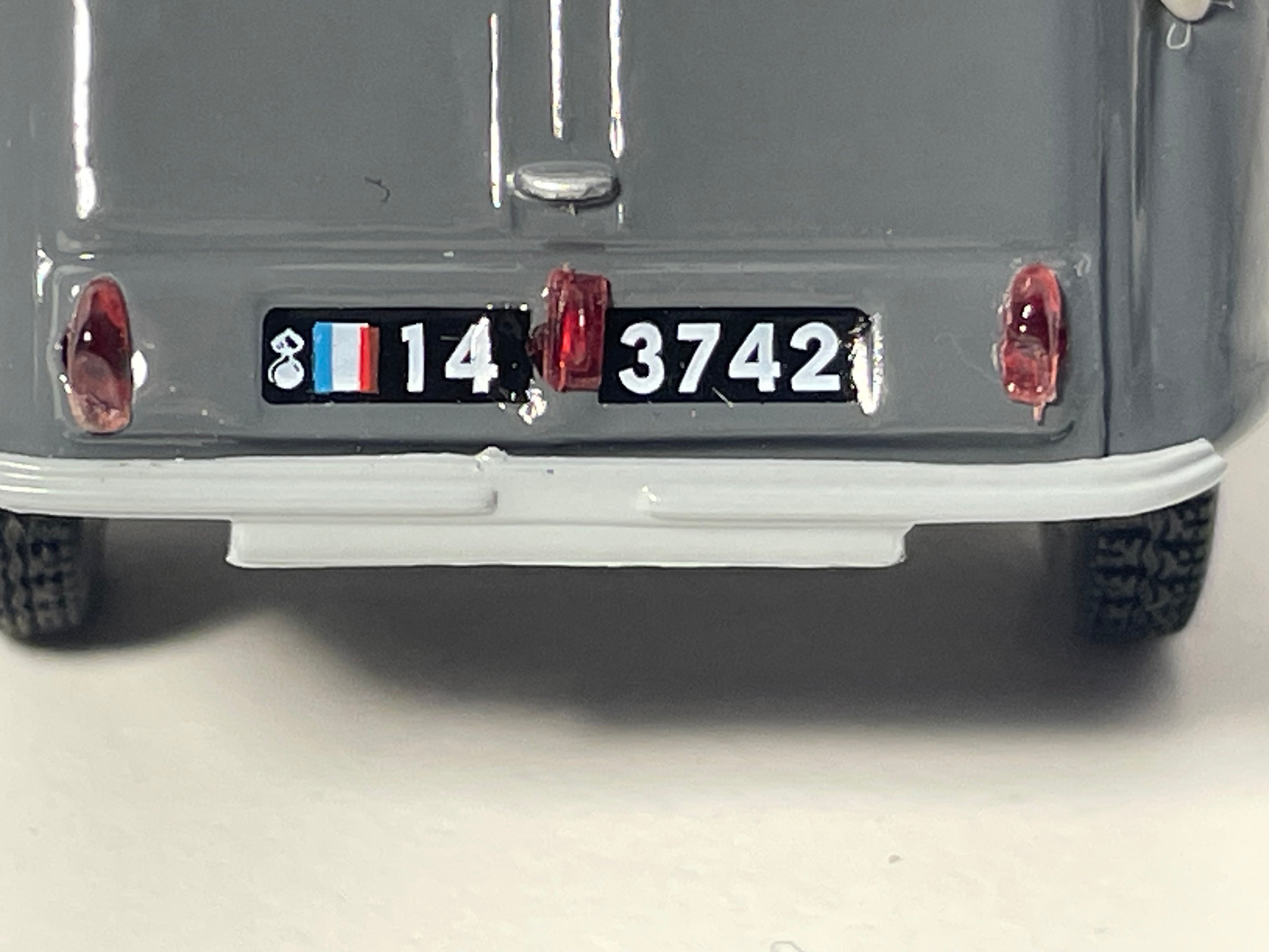 Citroën 2 CV AZLP grau mit dunkelblauem Verdeck - Norev (in Blister) - 143742