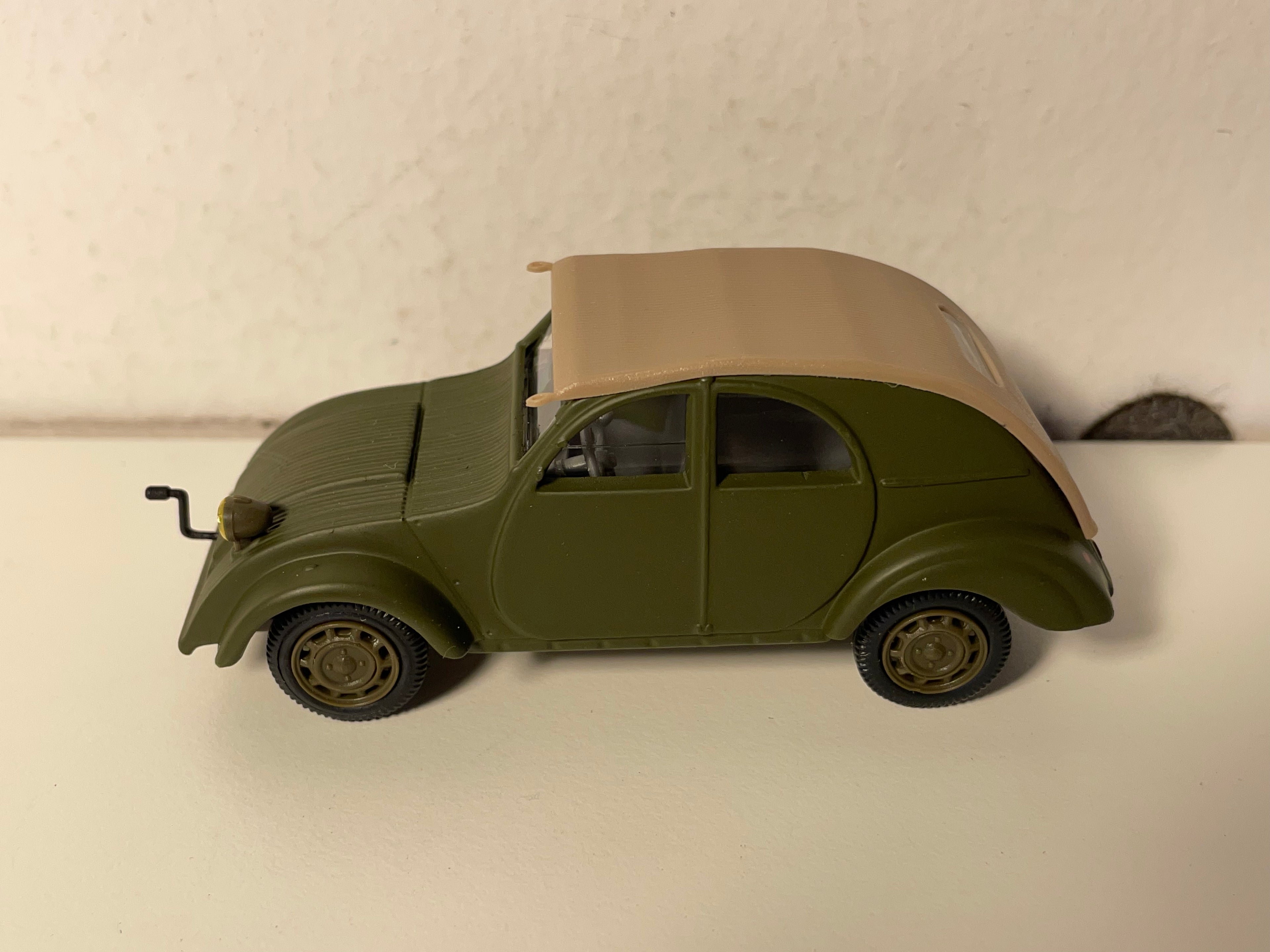 Citroën 2 CV Prototype Dunkelgrün mit Beigem Dach - Norev (im Blister)