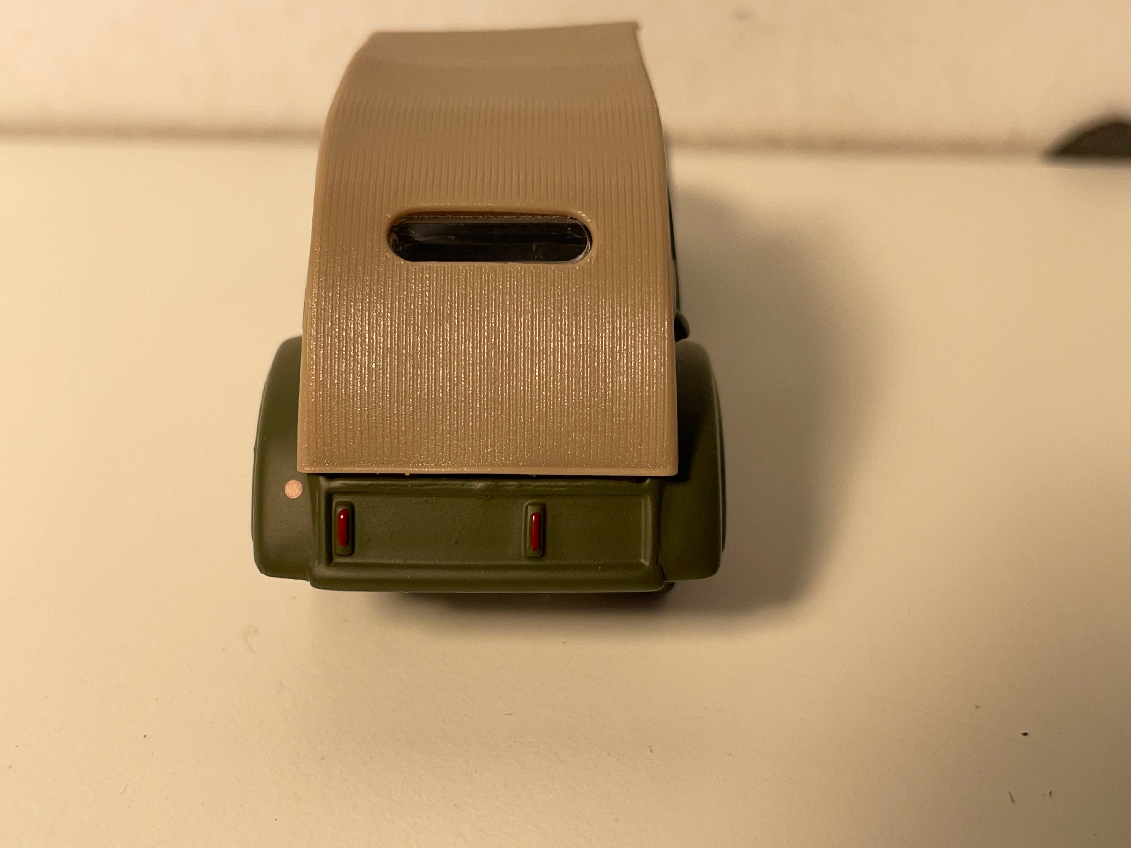 Citroën 2 CV Prototype Dunkelgrün mit Beigem Dach - Norev (im Blister)
