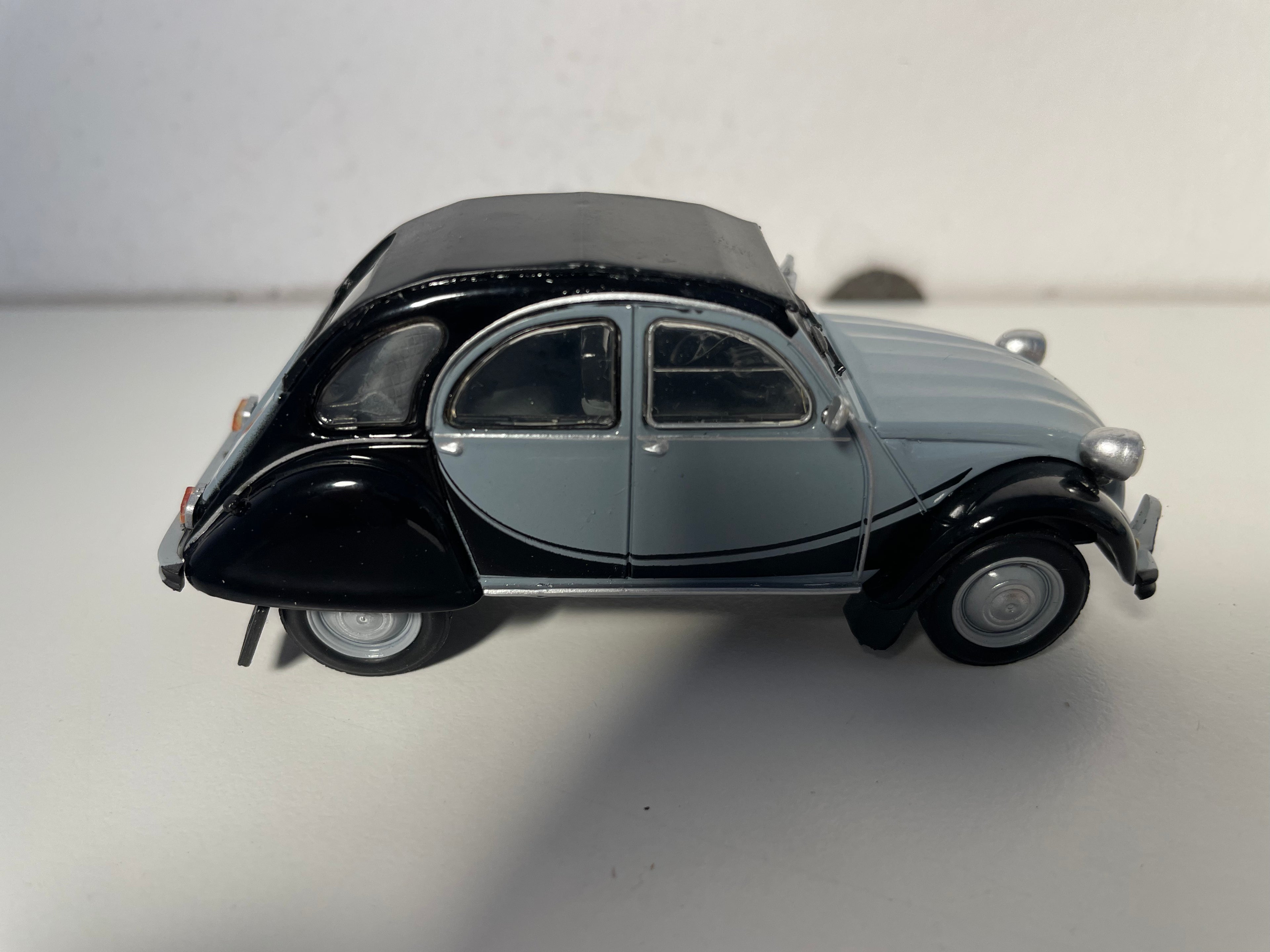 Citroën 2 CV Charleston Grey and Black - Eligor (in blister) with Charleston written on the front plate
