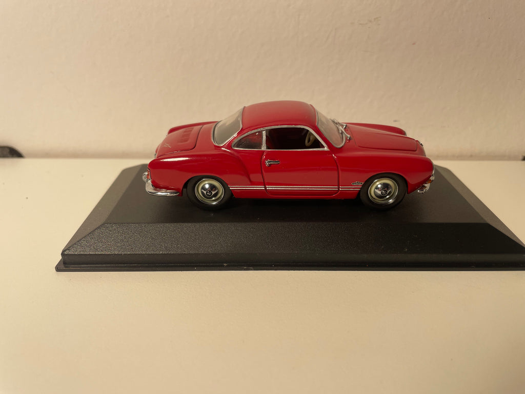 Volkswagen Karmann Ghia Coupé Vermelho Escuro/Bordeaux - Referência Minichamp 5002