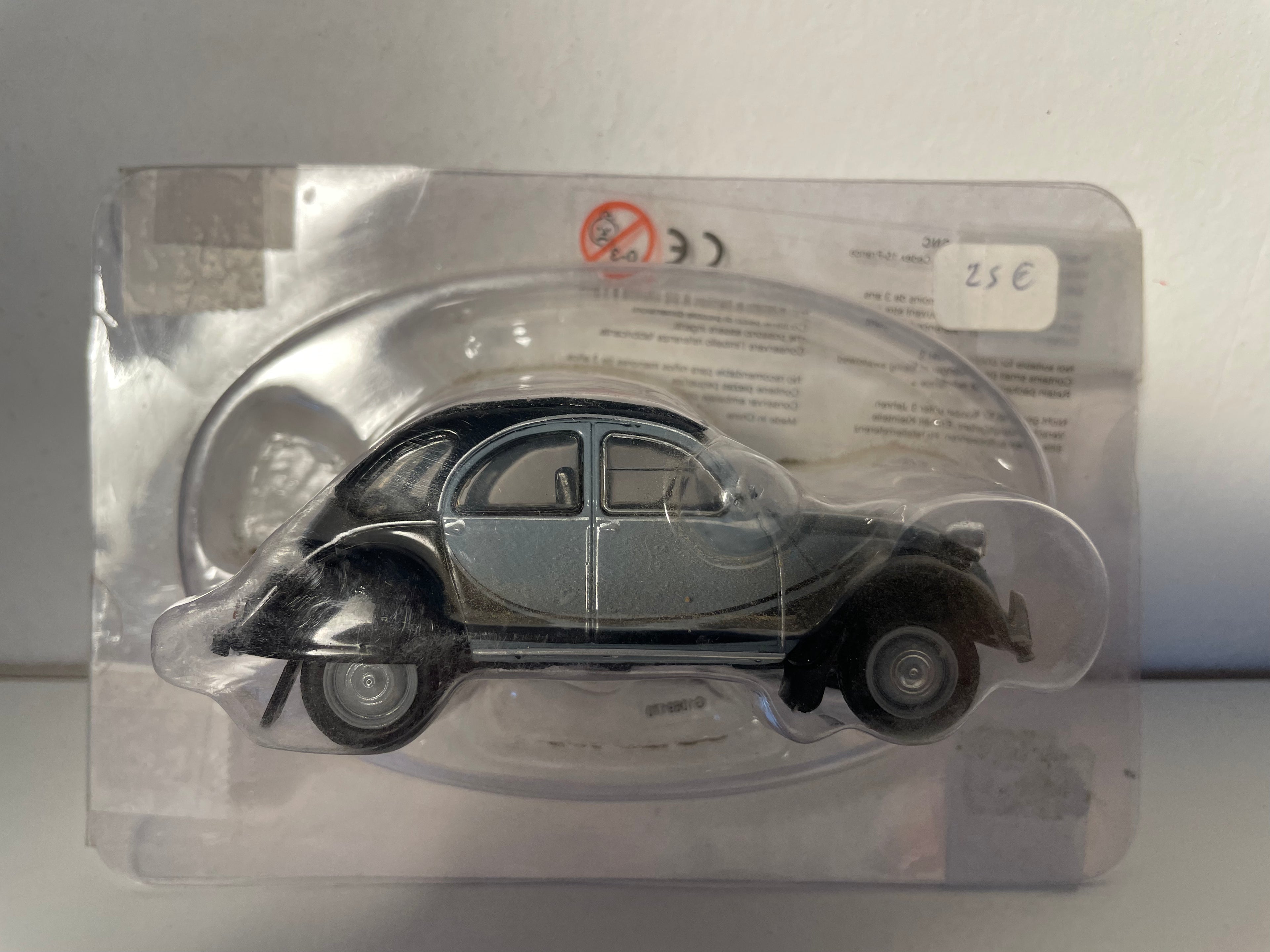Citroën 2 CV Charleston Grey and Black - Eligor (in blister) with Charleston written on the front plate