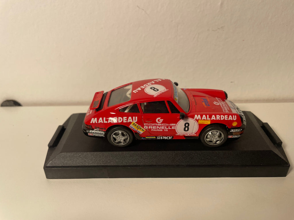 Porsche Carrera Rot Nummer 8 - Vitesse Referenz 733-3