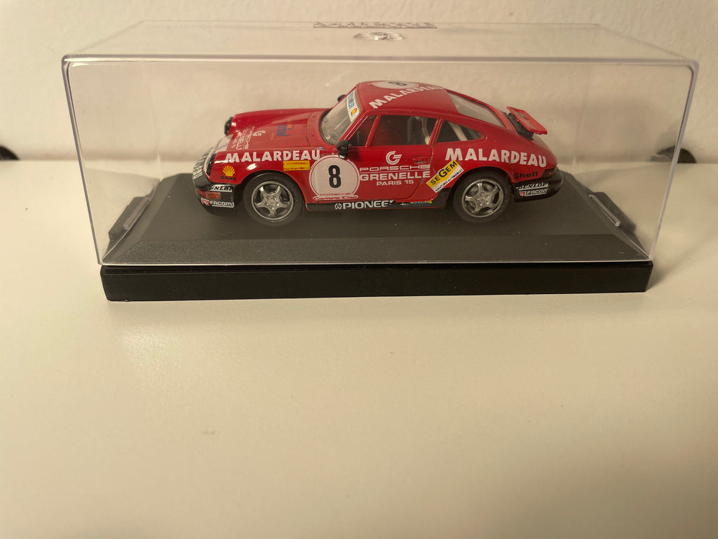 Porsche Carrera Rot Nummer 8 - Vitesse Referenz 733-3